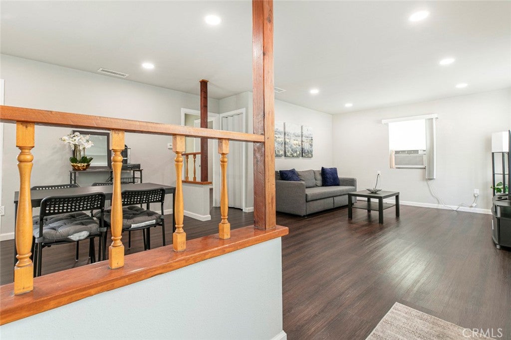 Sylmar, California, 91342, United States, 2 Bedrooms Bedrooms, ,1 BathroomBathrooms,Residential,For Sale,1960749