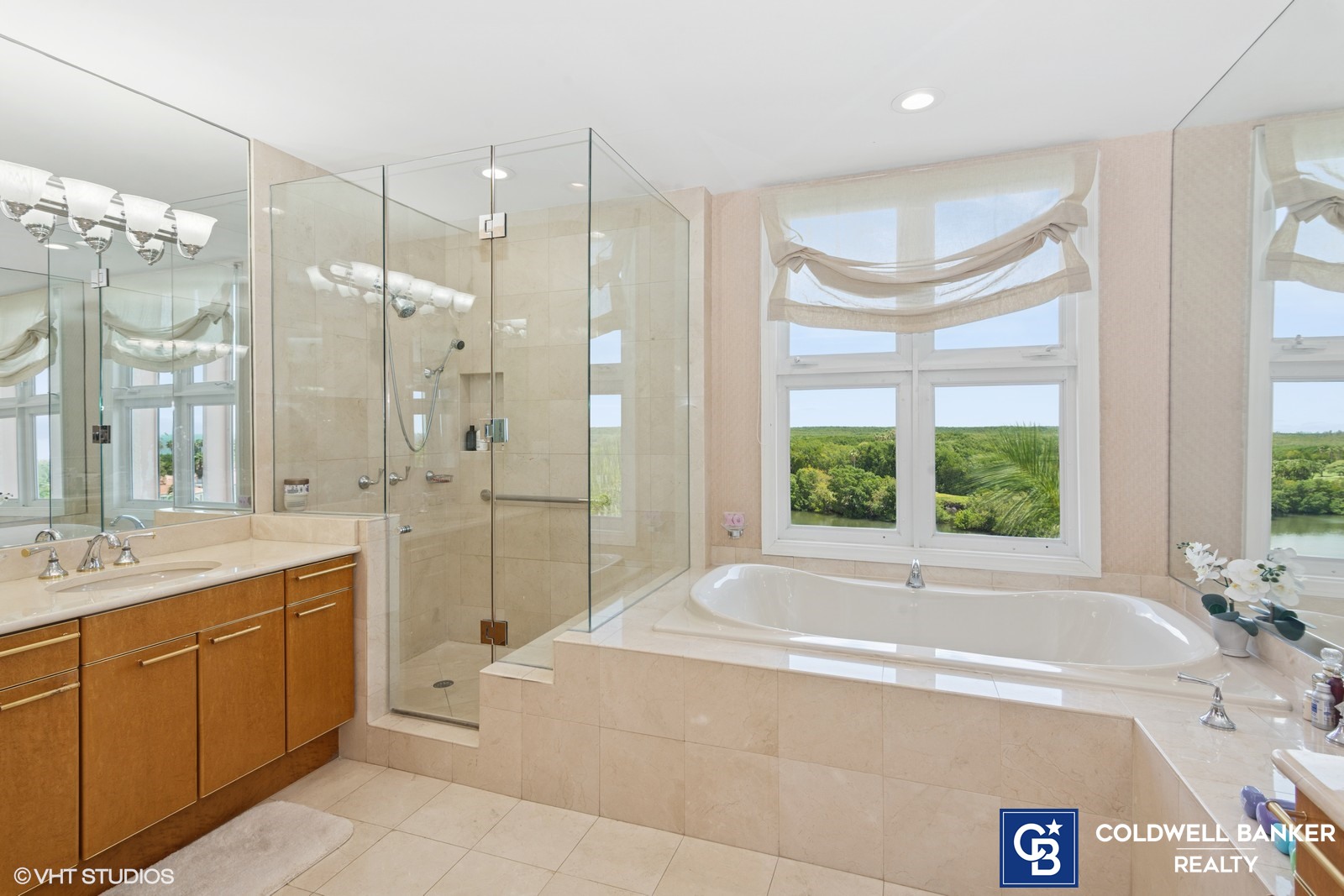 Coral Gables, Florida, 33158, United States, 3 Bedrooms Bedrooms, ,4 BathroomsBathrooms,Residential,For Sale,1795560