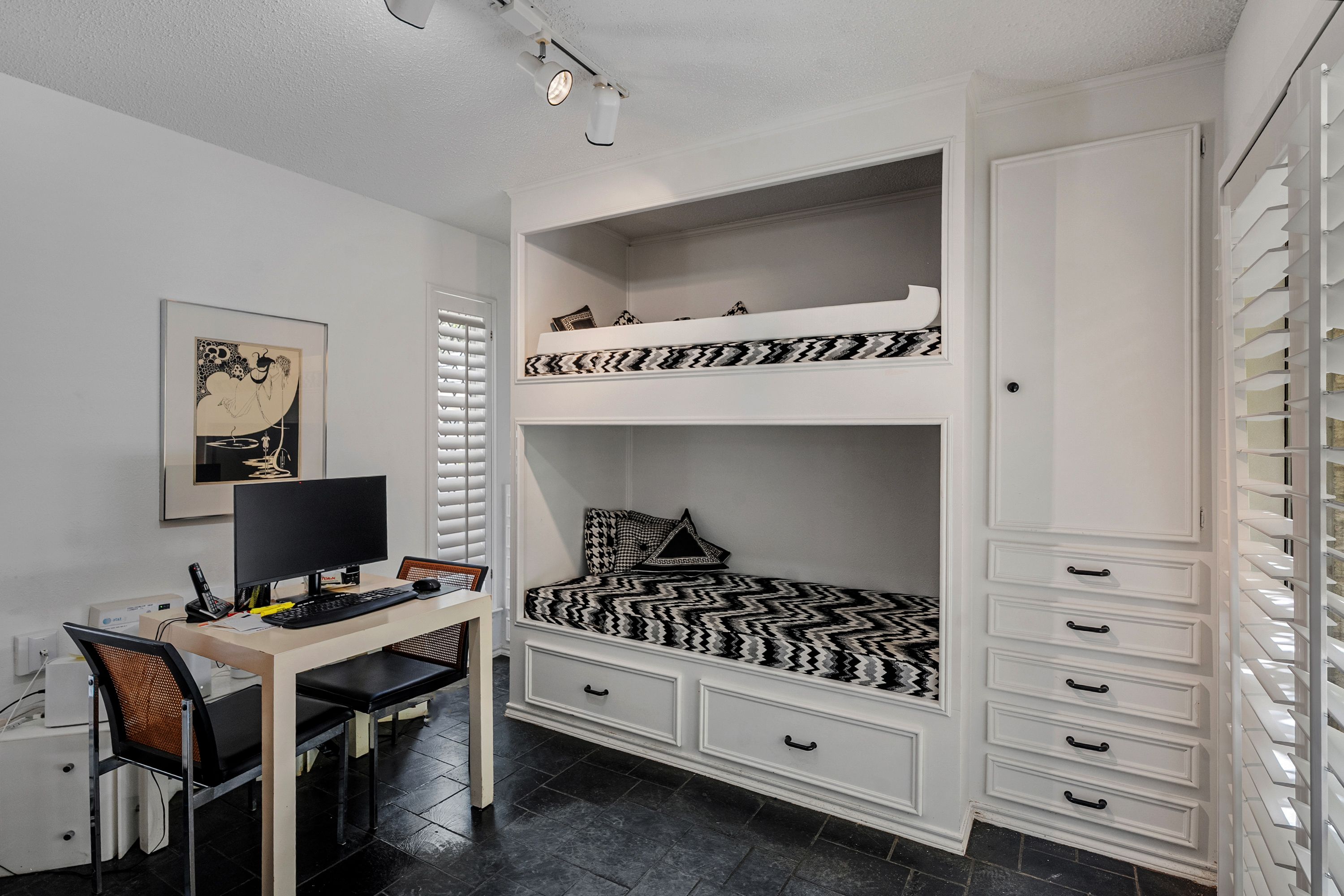  5531 Pebblebrook Drive - 物件實景