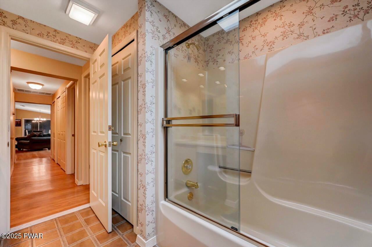 Lords Valley, Pennsylvania, 18428, United States, 5 Bedrooms Bedrooms, ,3 BathroomsBathrooms,Residential,For Sale,1977416