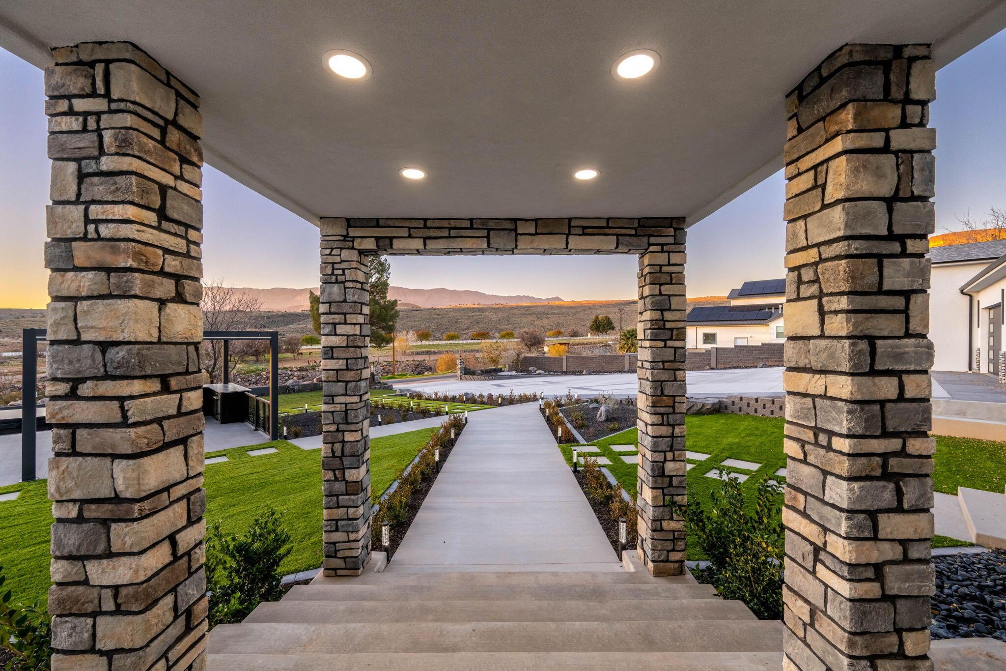 Toquerville, Utah, 84774, United States, 6 Bedrooms Bedrooms, ,8 BathroomsBathrooms,Residential,For Sale,2007436