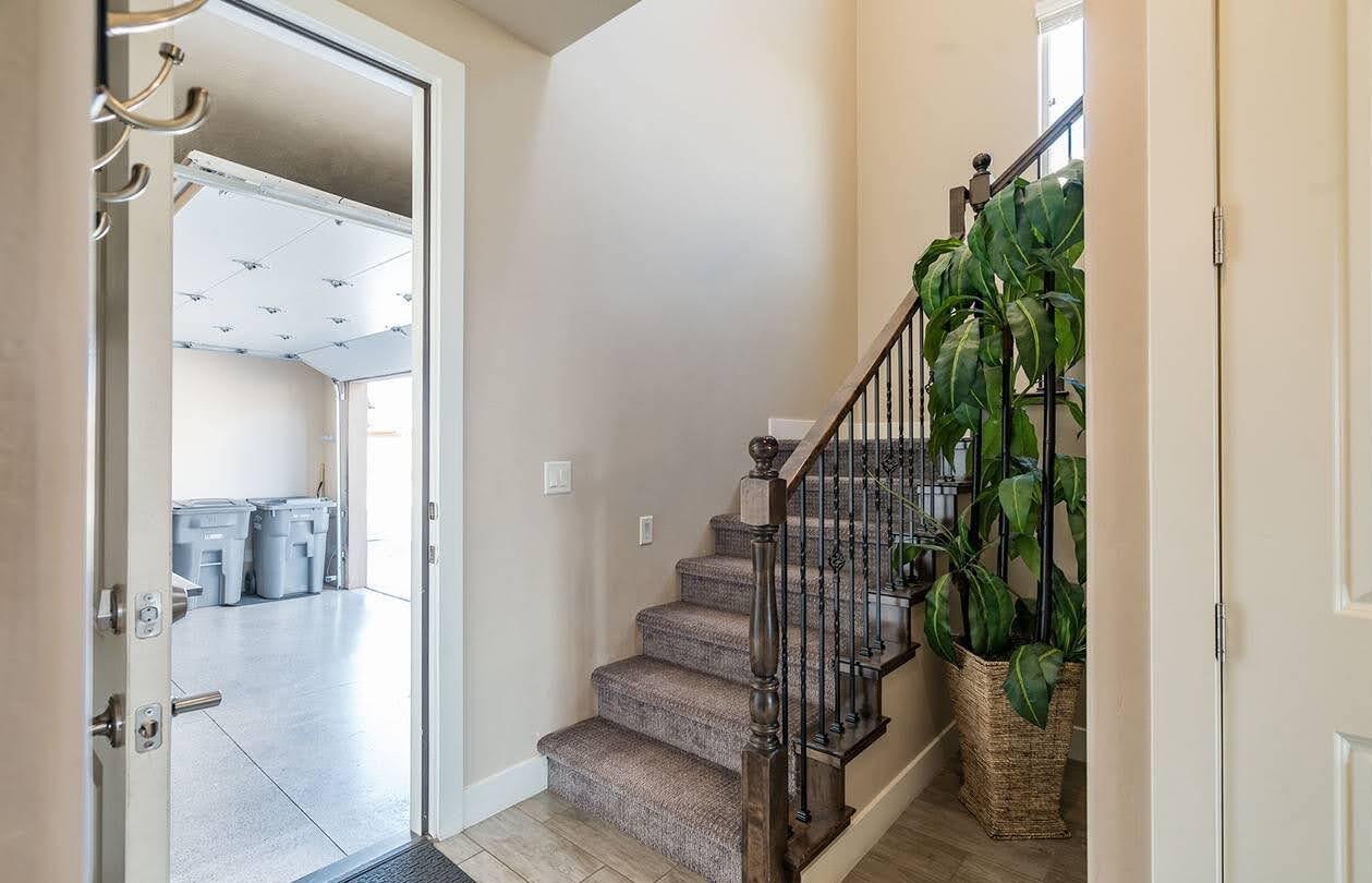 Santa Clara, Utah, 84765, United States, 3 Bedrooms Bedrooms, ,4 BathroomsBathrooms,Residential,For Sale,1981365