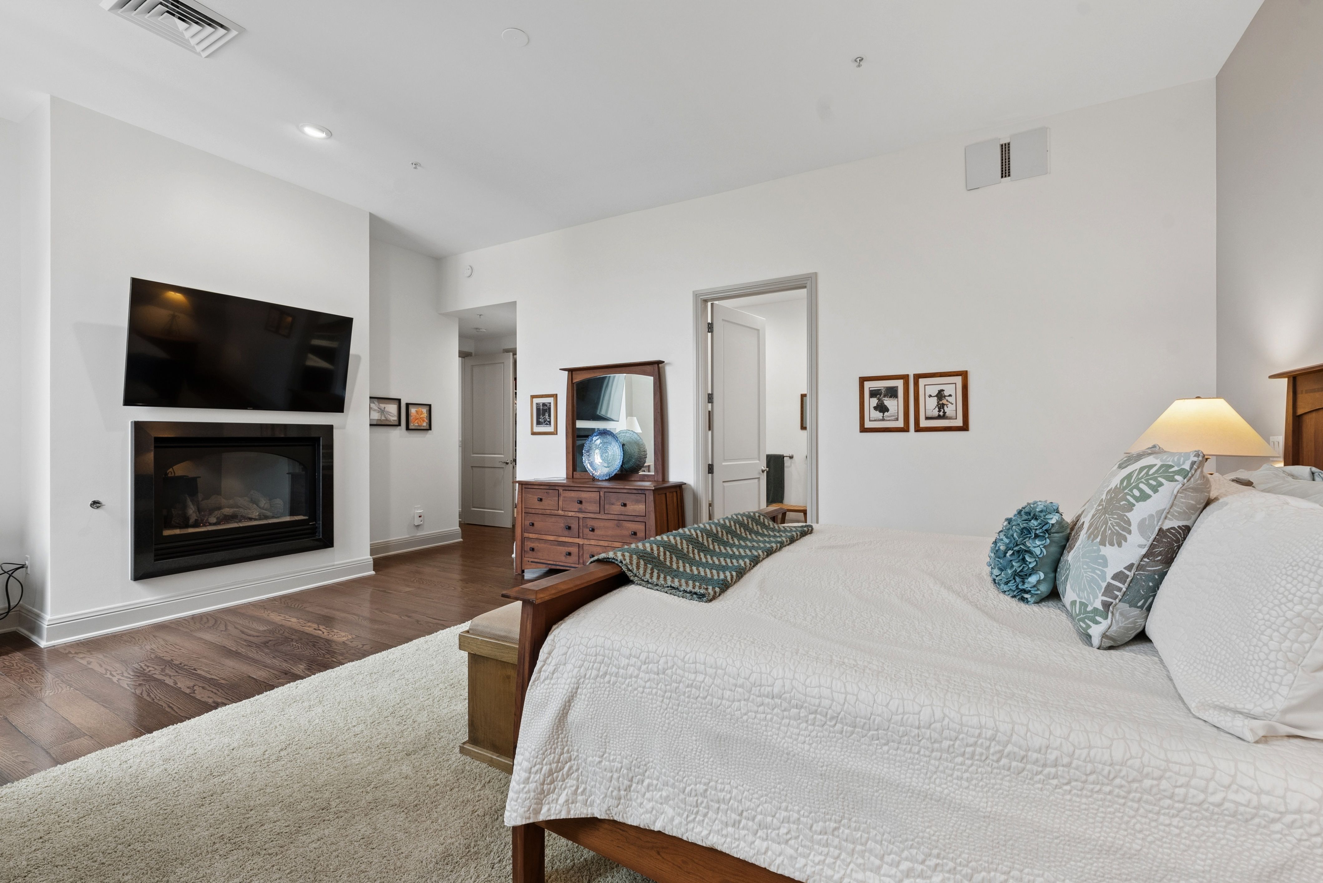  Beautifully Updated Penthouse Residence In The Heart Of Cherry Creek - 物件實景