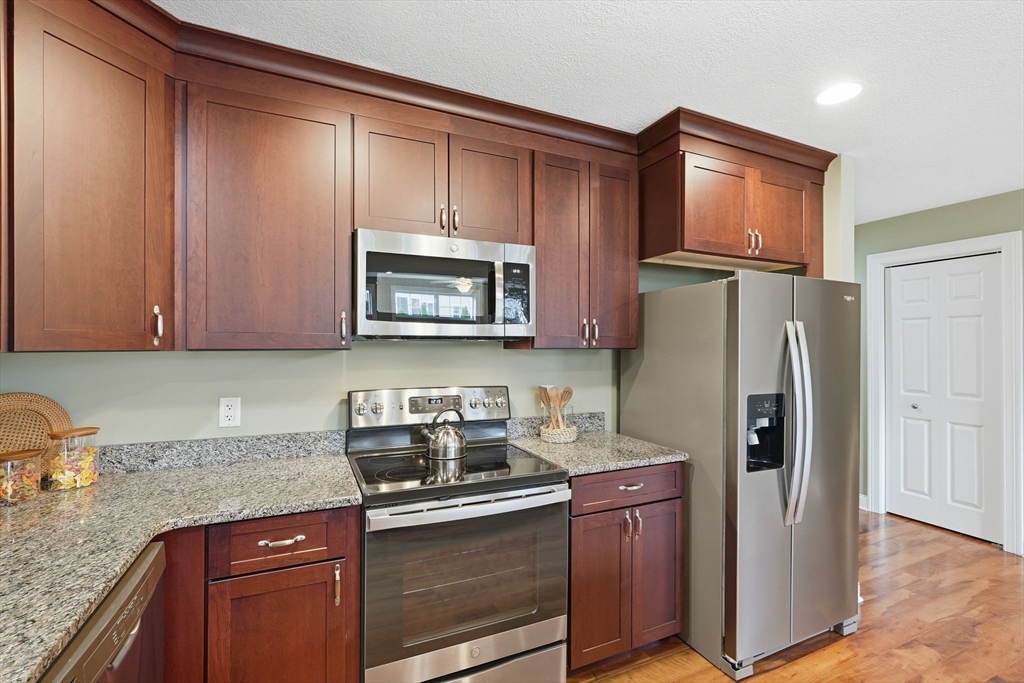 Wilbraham, Massachusetts, 01095, United States, 2 Bedrooms Bedrooms, ,2 BathroomsBathrooms,Residential,For Sale,1995815