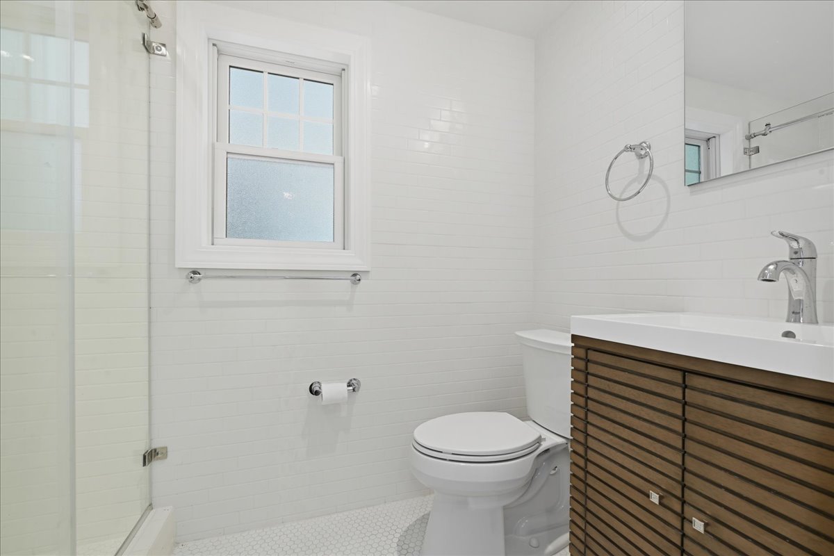 Floral Park, New York, 11001, United States, 4 Bedrooms Bedrooms, ,4 BathroomsBathrooms,Residential,For Sale,1977221