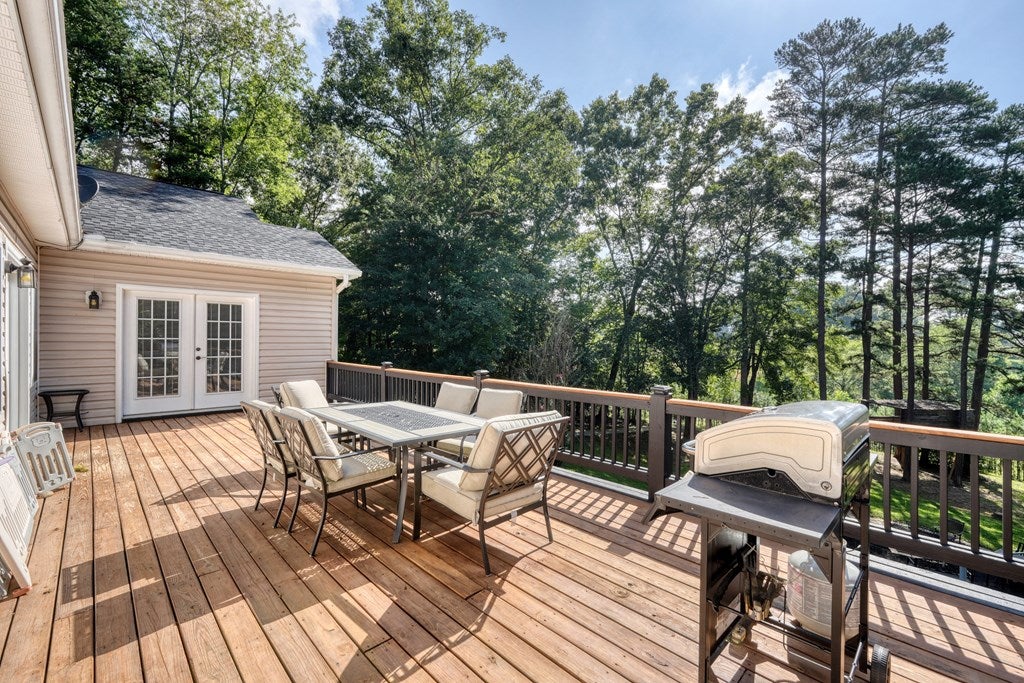 Murphy, North Carolina, 28906, United States, 3 Bedrooms Bedrooms, ,3 BathroomsBathrooms,Residential,For Sale,1902366