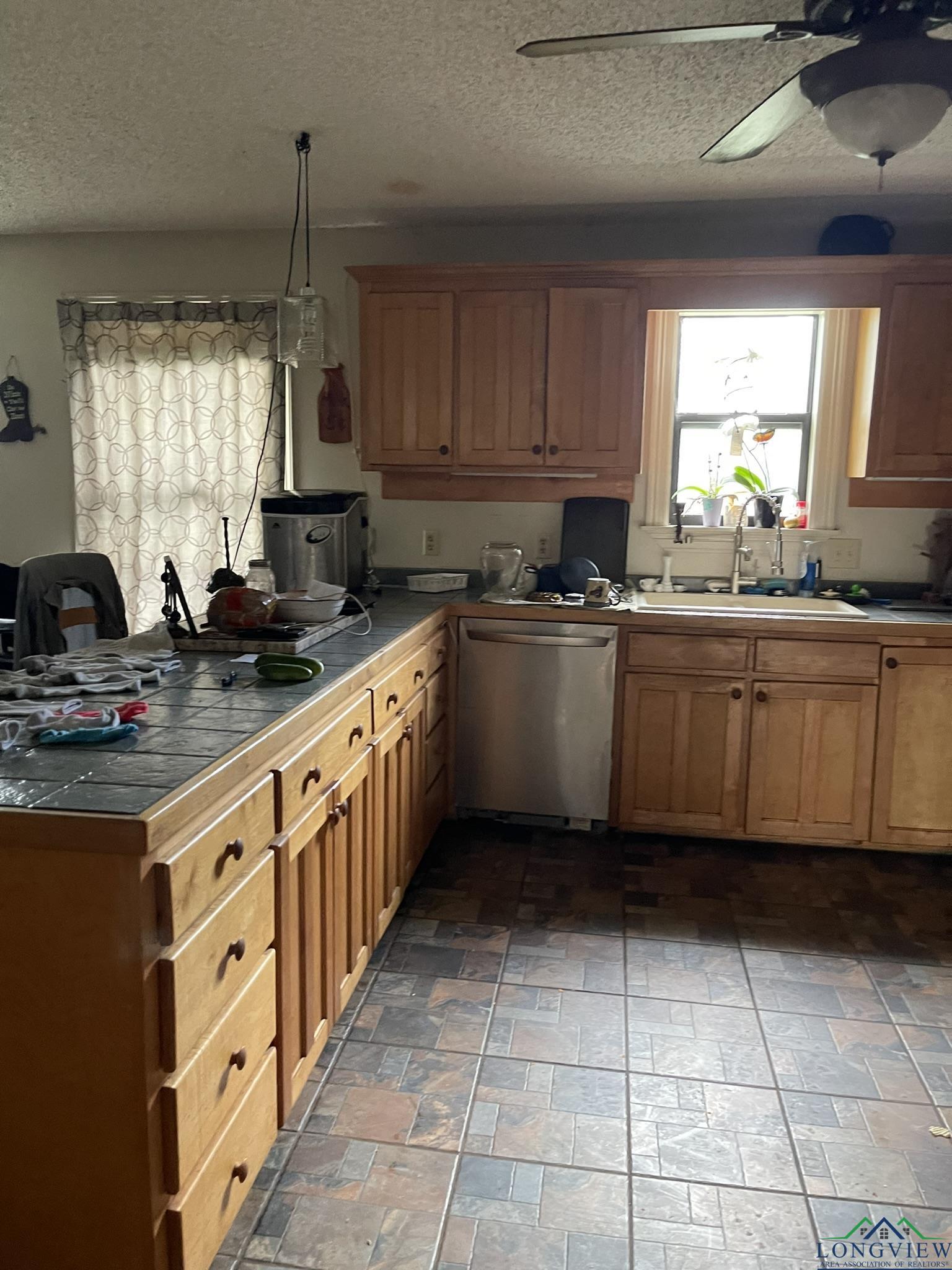 Gilmer, Texas, 75644, United States, 3 Bedrooms Bedrooms, ,2 BathroomsBathrooms,Residential,For Sale,1847700