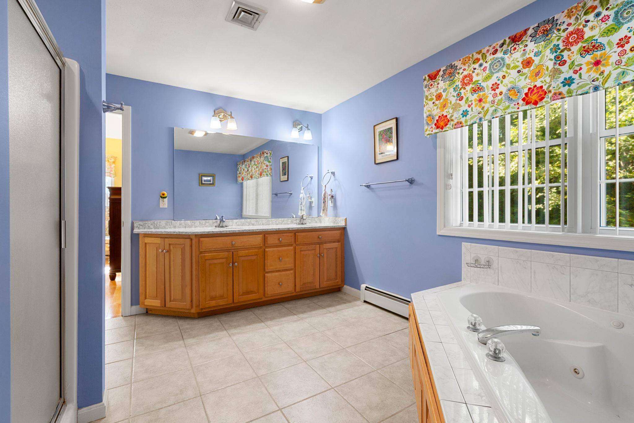 Chester, New Hampshire, 03036, United States, 3 Bedrooms Bedrooms, ,2 BathroomsBathrooms,Residential,For Sale,1926027