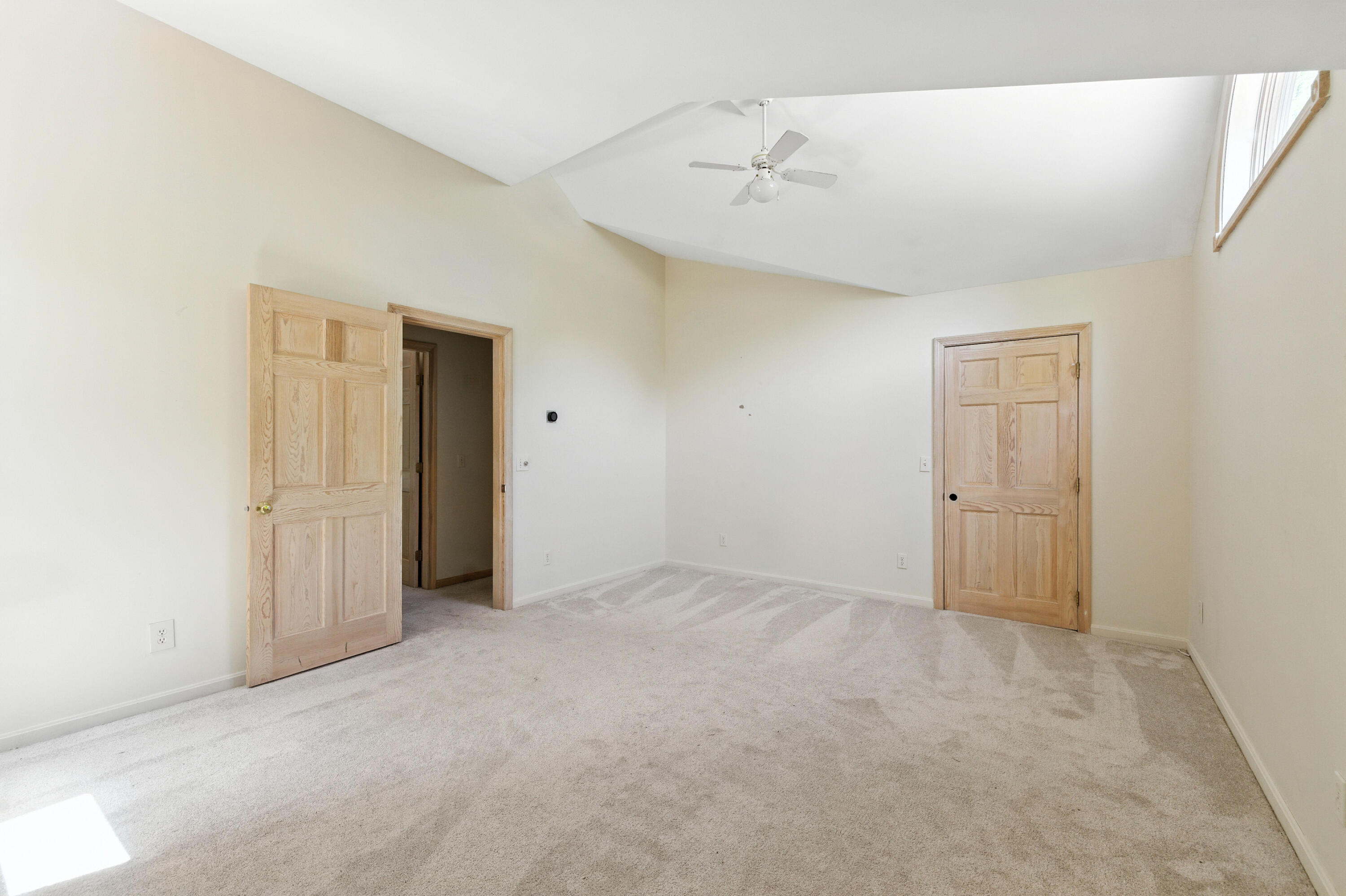 Lewiston, Maine, 04240, United States, 4 Bedrooms Bedrooms, ,3 BathroomsBathrooms,Residential,For Sale,1770488