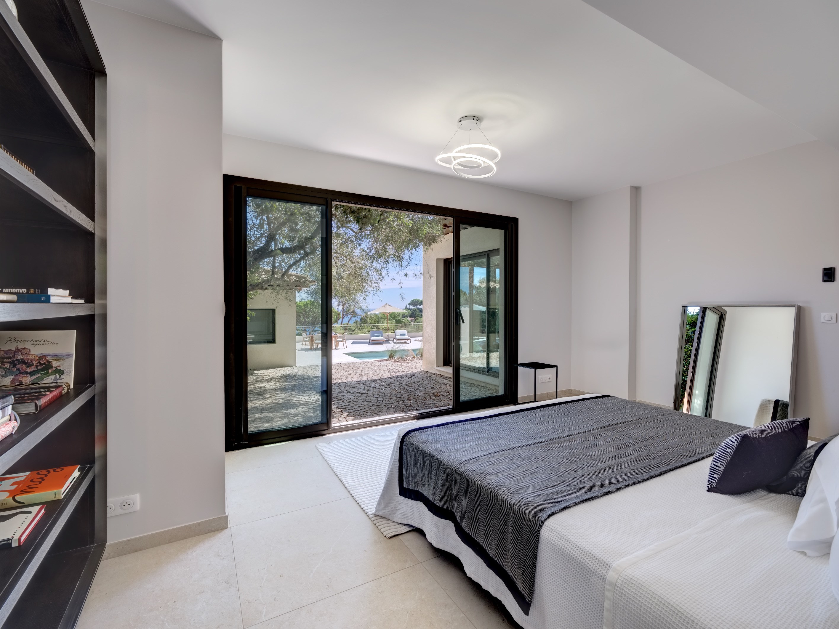  Renovated villa with sea view for sale in Super Cannes Vallauris - 物件實景