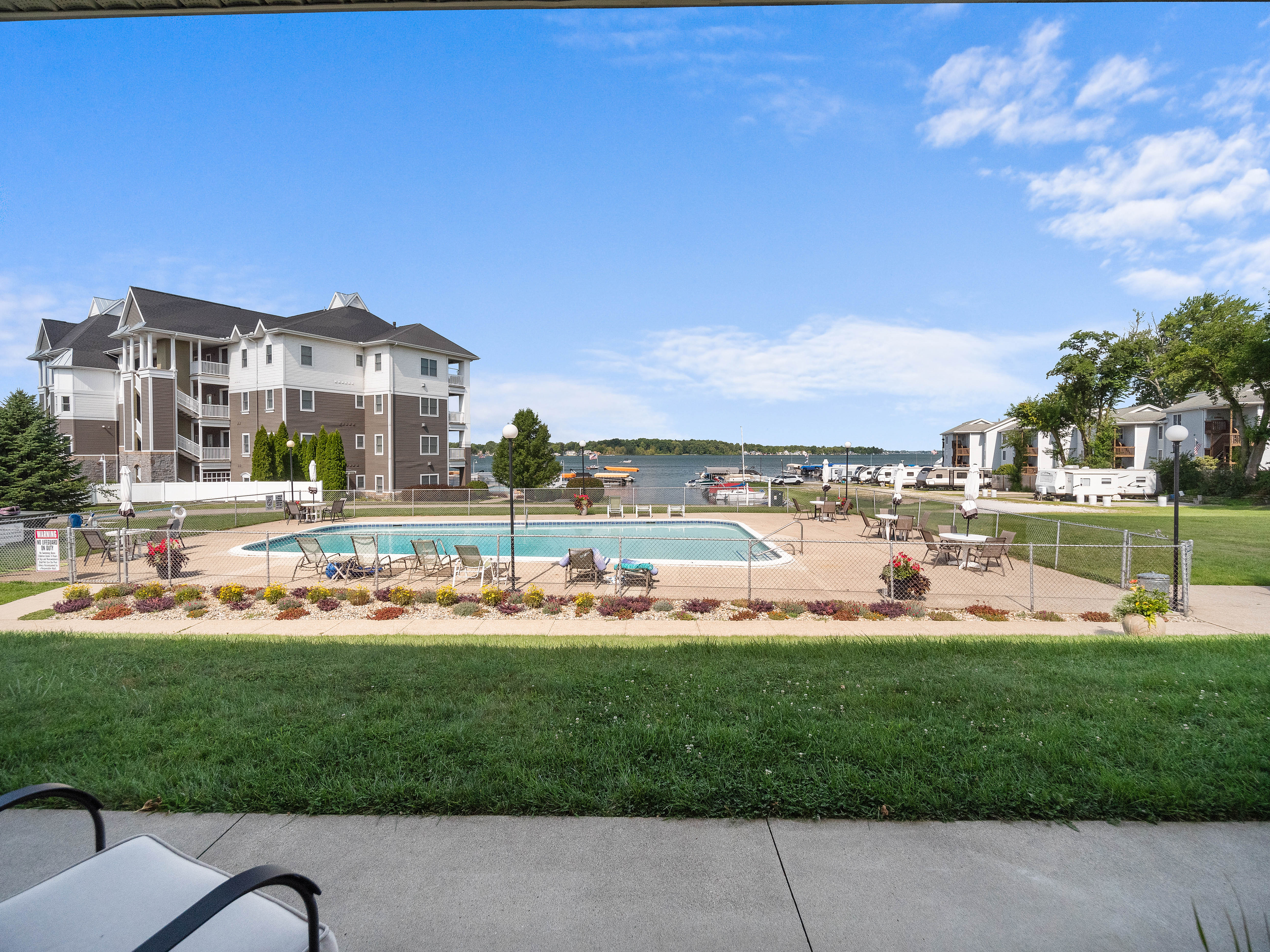  Affordable Lakefront Living on Lake Wawasee - 物件實景