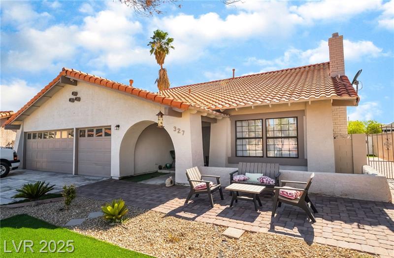 Henderson, Nevada, 89014, United States, 4 Bedrooms Bedrooms, ,2 BathroomsBathrooms,Residential,For Sale,1977160