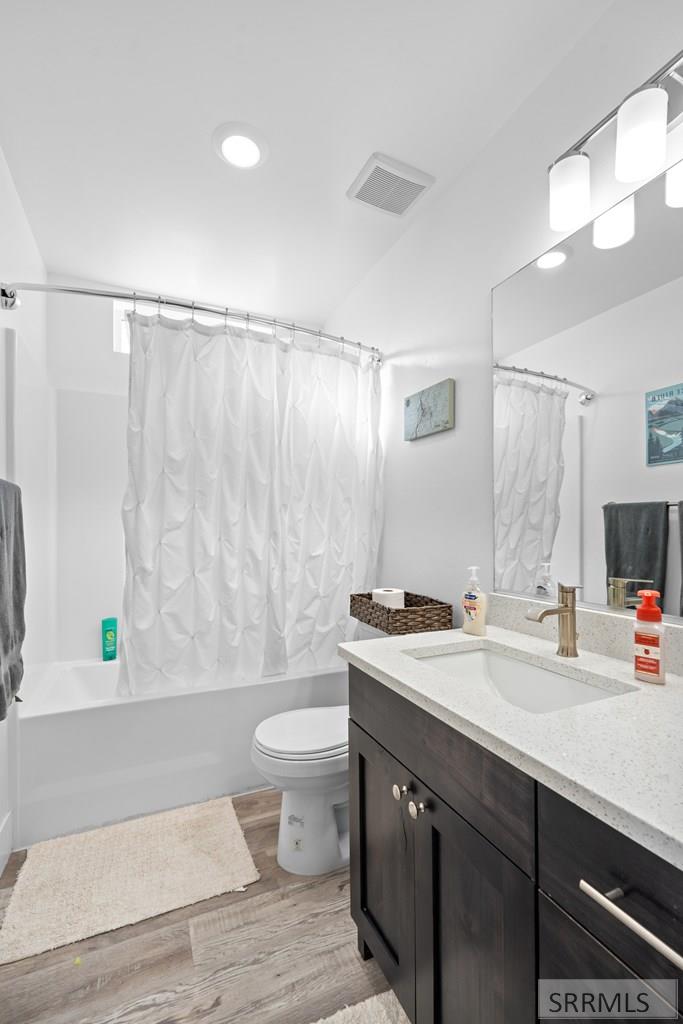 IDAHO FALLS, Idaho, 83401, United States, 4 Bedrooms Bedrooms, ,3 BathroomsBathrooms,Residential,For Sale,2013508