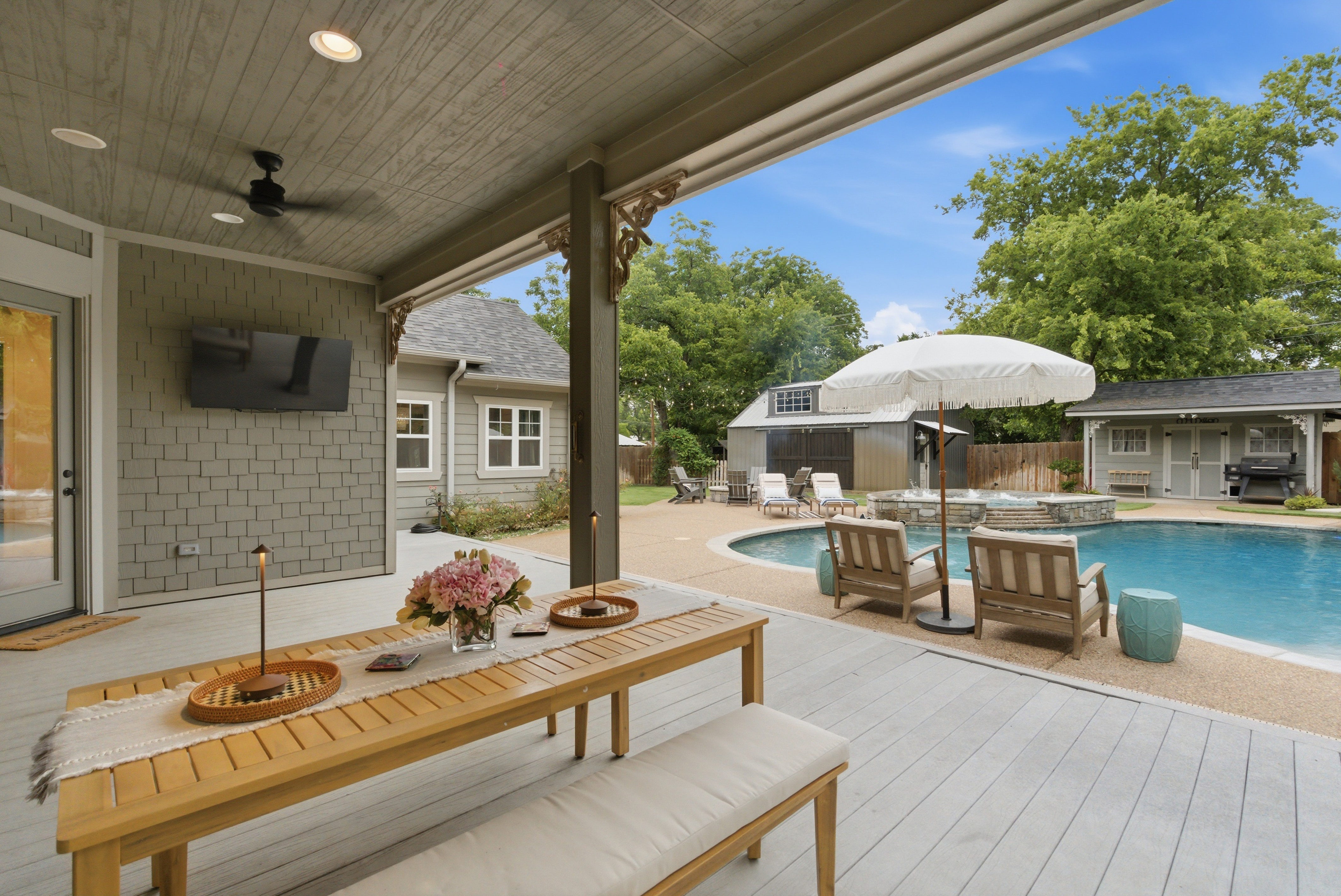 907 Cherry Street  Luxury Home for Sale in Graham, Texas - 物件實景