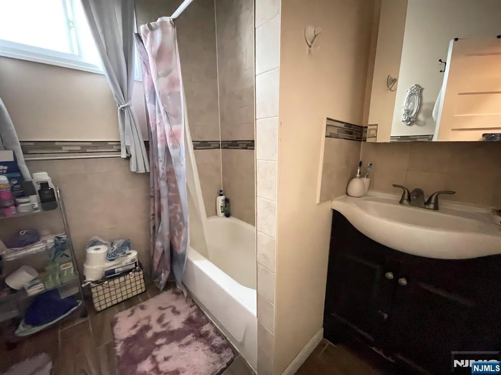 Newark, New Jersey, 07104, United States, 7 Bedrooms Bedrooms, ,4 BathroomsBathrooms,Residential,For Sale,1980017