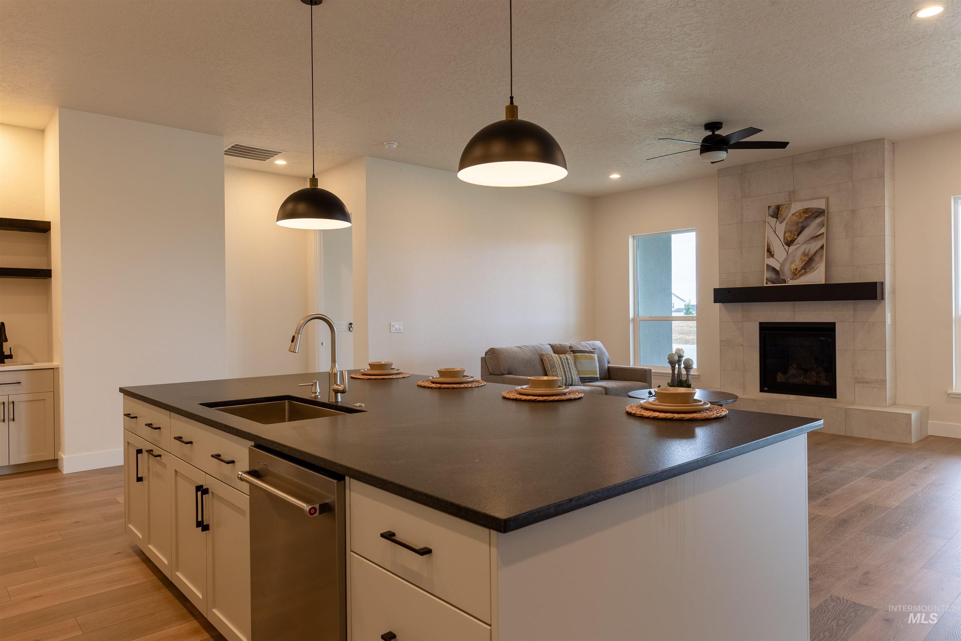 Meridian, Idaho, 83642, United States, 4 Bedrooms Bedrooms, ,3 BathroomsBathrooms,Residential,For Sale,1992156