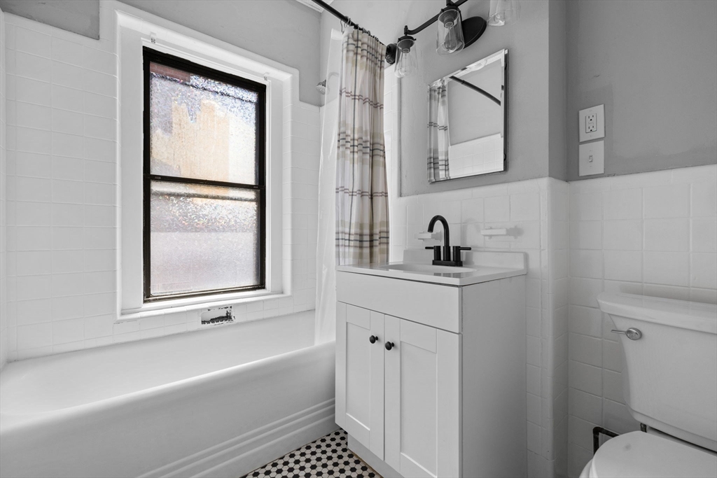 Boston, Massachusetts, 02215, United States, 1 Bedroom Bedrooms, ,1 BathroomBathrooms,Residential,For Sale,1900692