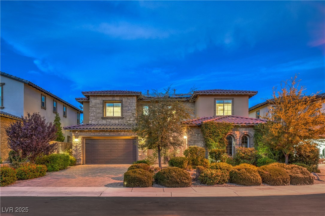 Las Vegas, Nevada, 89138, United States, 4 Bedrooms Bedrooms, ,2 BathroomsBathrooms,Residential,For Sale,1942321