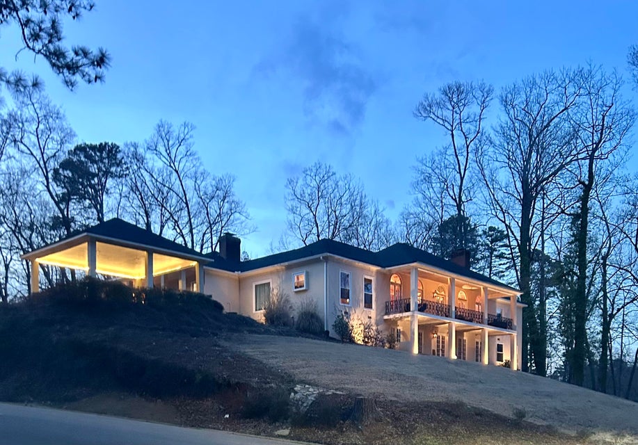 Columbus, Mississippi, 39705, United States, 4 Bedrooms Bedrooms, ,4 BathroomsBathrooms,Residential,For Sale,1976327