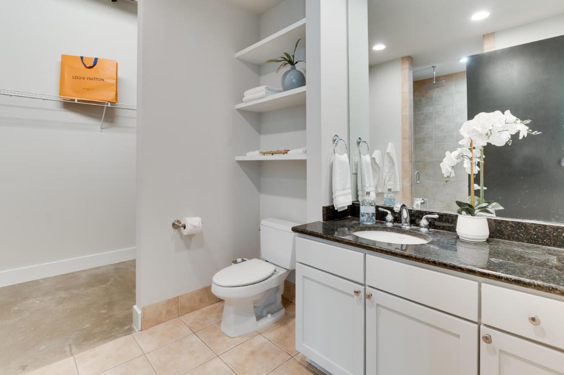 Austin, Texas, 78703, United States, 1 Bedroom Bedrooms, ,1 BathroomBathrooms,Residential,For Sale,1957666