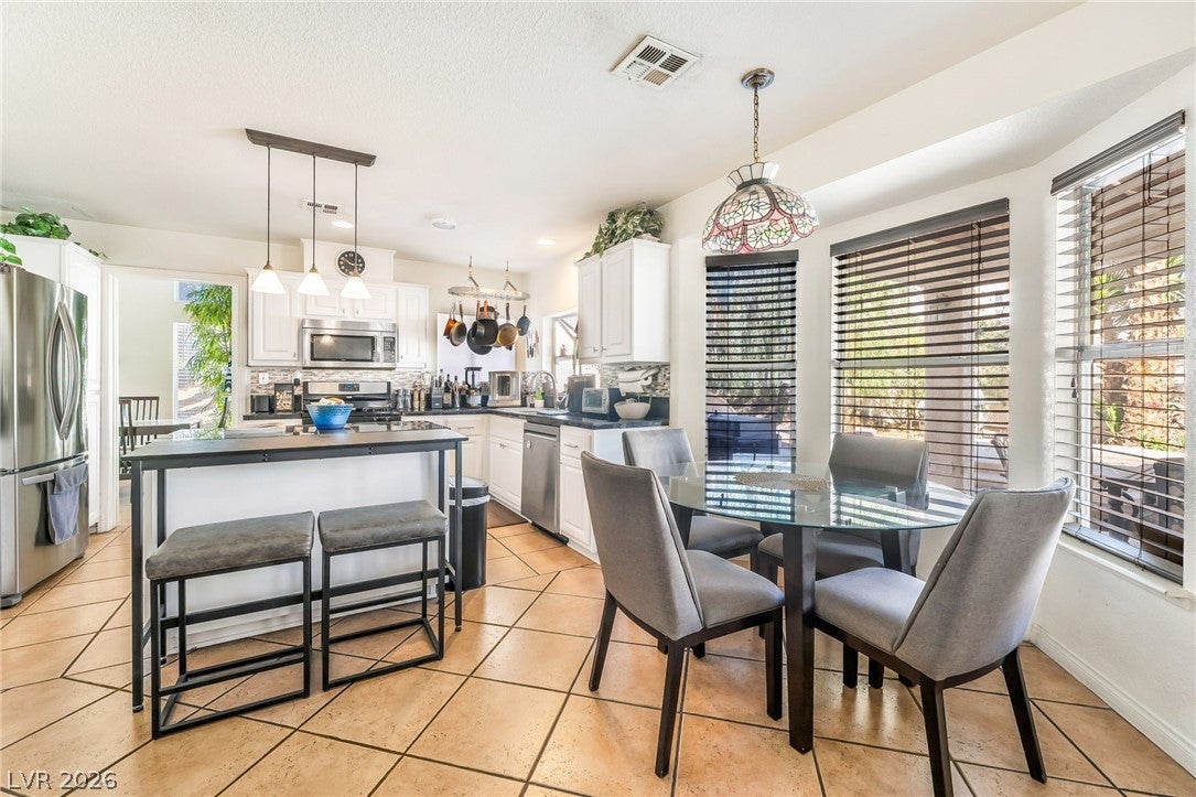 Henderson, Nevada, 89014, United States, 4 Bedrooms Bedrooms, ,3 BathroomsBathrooms,Residential,For Sale,2028376