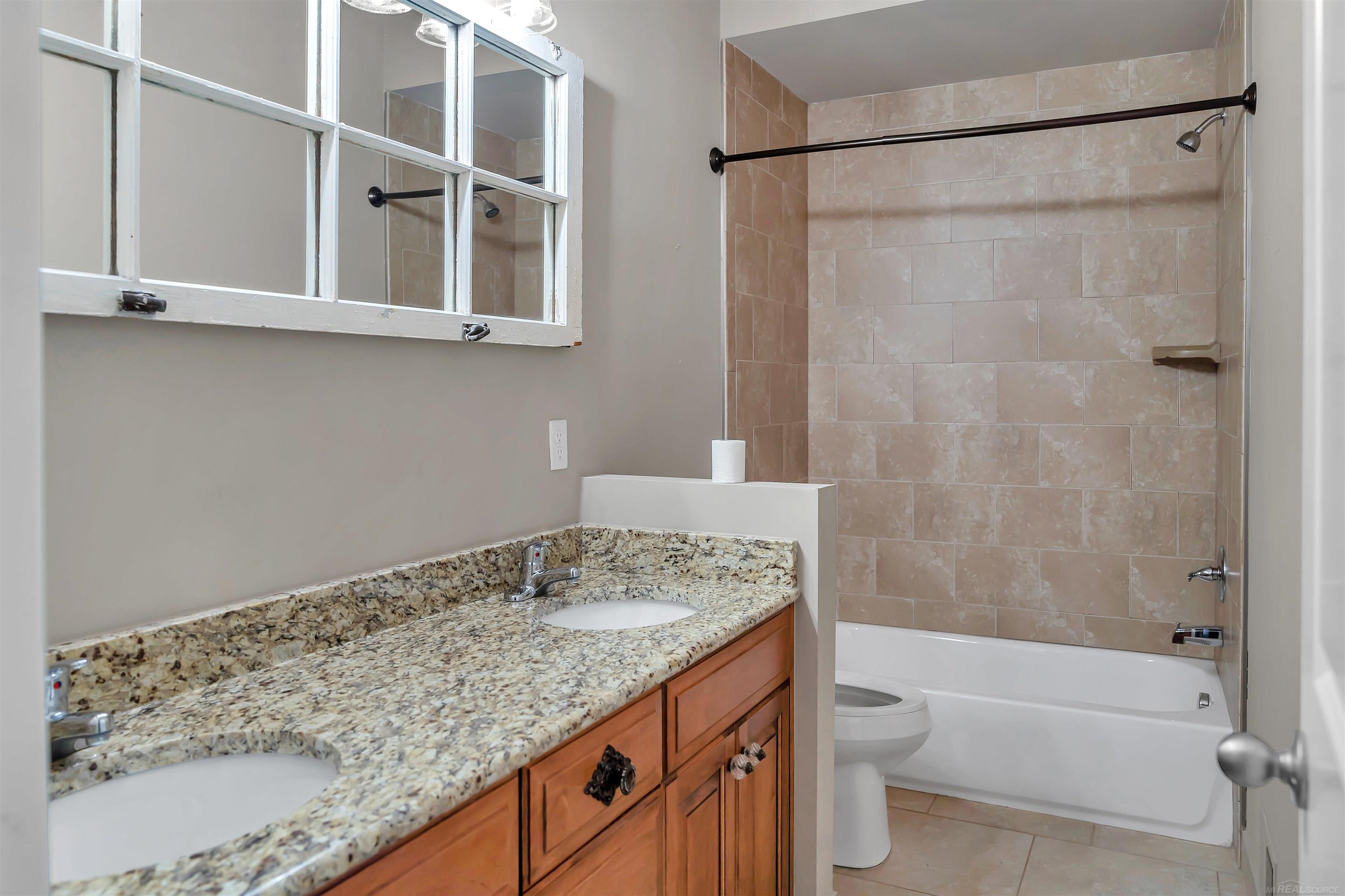 Macomb, Michigan, 48042, United States, 3 Bedrooms Bedrooms, ,3 BathroomsBathrooms,Residential,For Sale,2002873