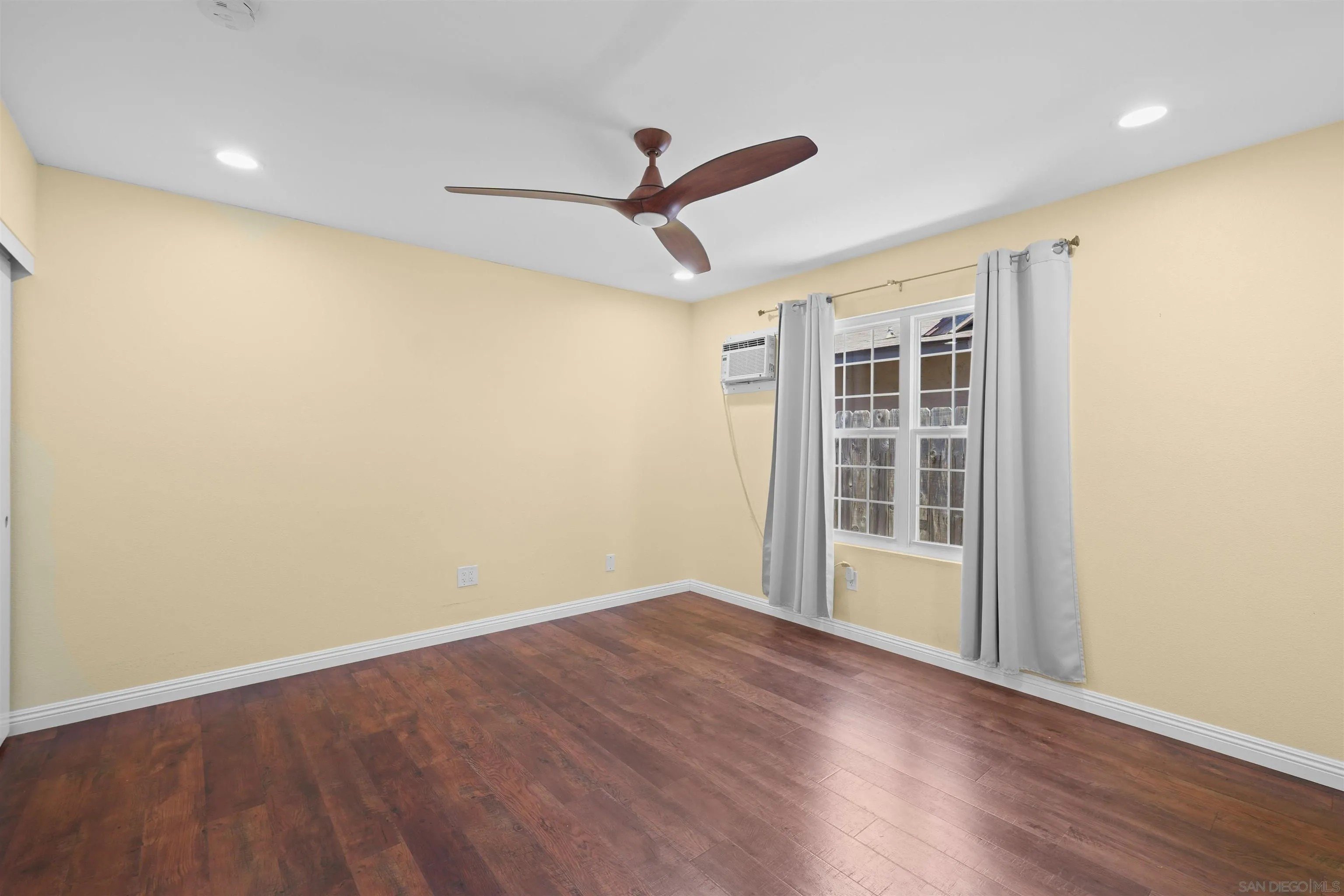 San Diego, California, 92126, United States, 6 Bedrooms Bedrooms, ,Residential,For Sale,1907537