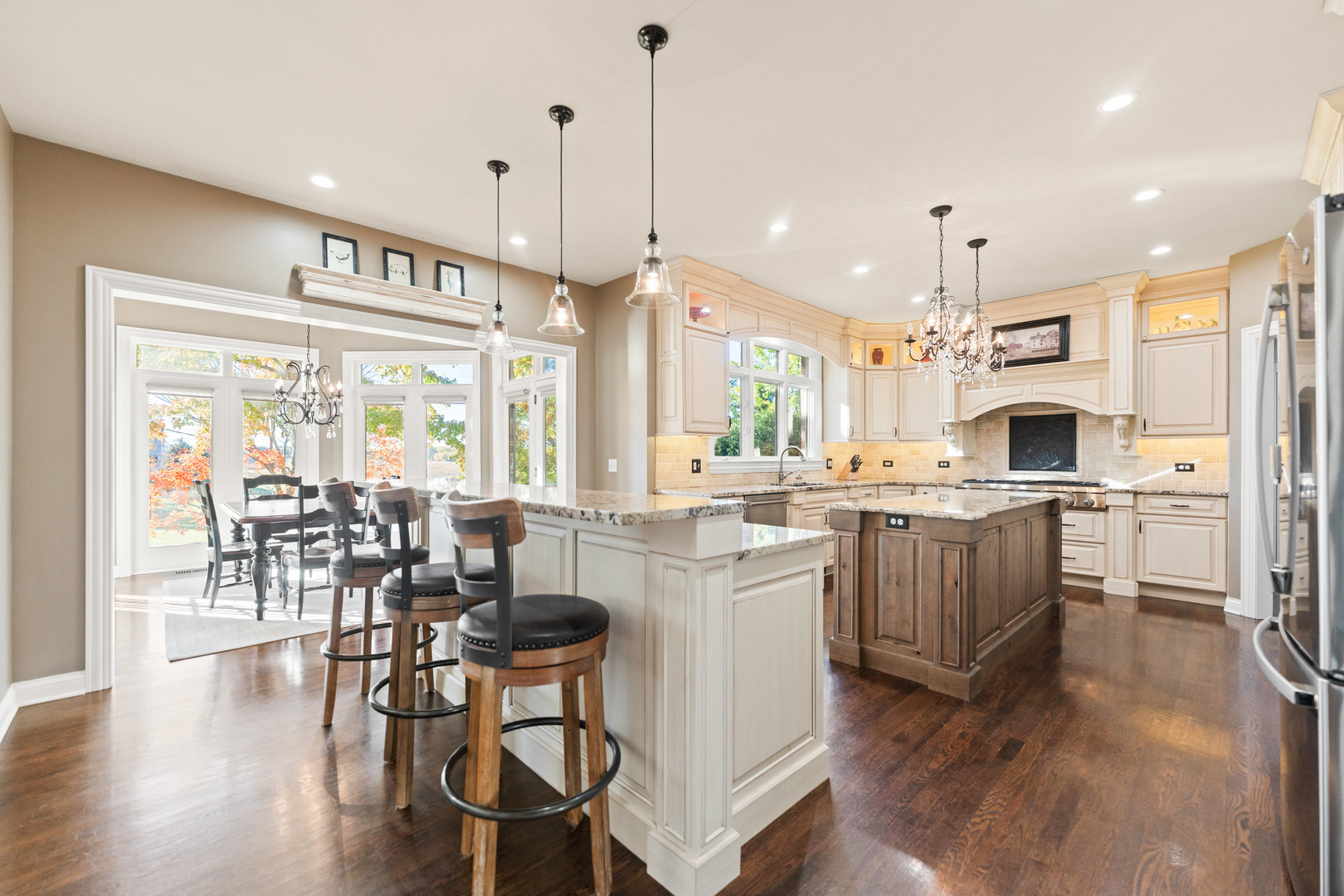 St. Charles, Illinois, 60175, United States, 5 Bedrooms Bedrooms, ,5 BathroomsBathrooms,Residential,For Sale,1989191