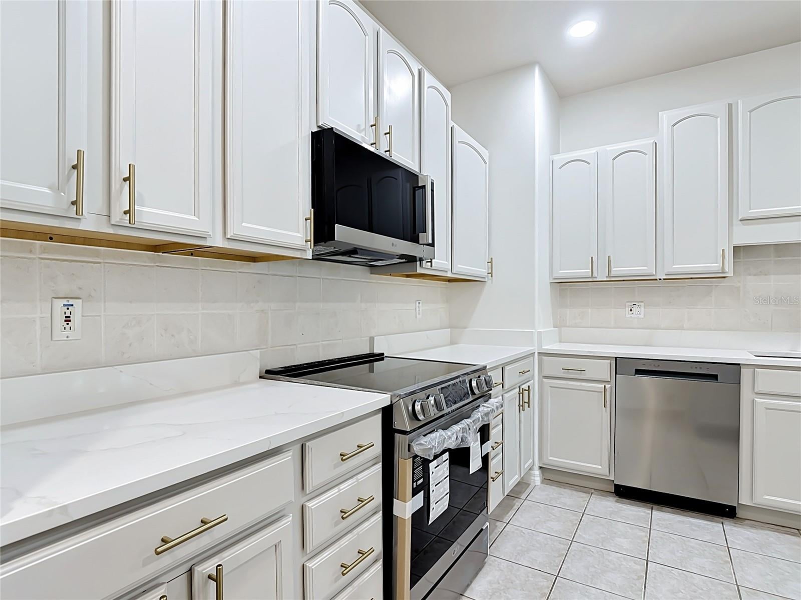 ST CLOUD, Florida, 34771, United States, 4 Bedrooms Bedrooms, ,3 BathroomsBathrooms,Residential,For Sale,2048111