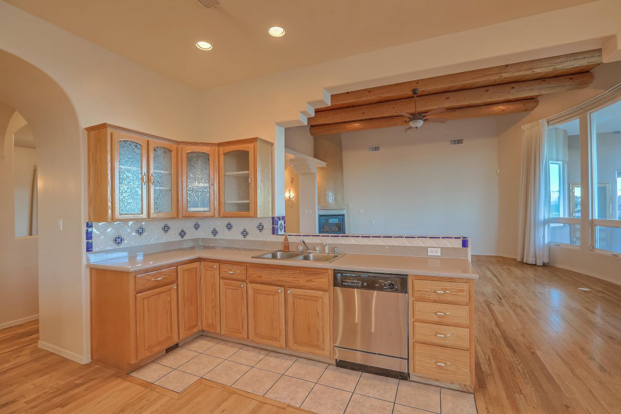 Albuquerque, New Mexico, 87105, United States, 3 Bedrooms Bedrooms, ,4 BathroomsBathrooms,Residential,For Sale,1947085