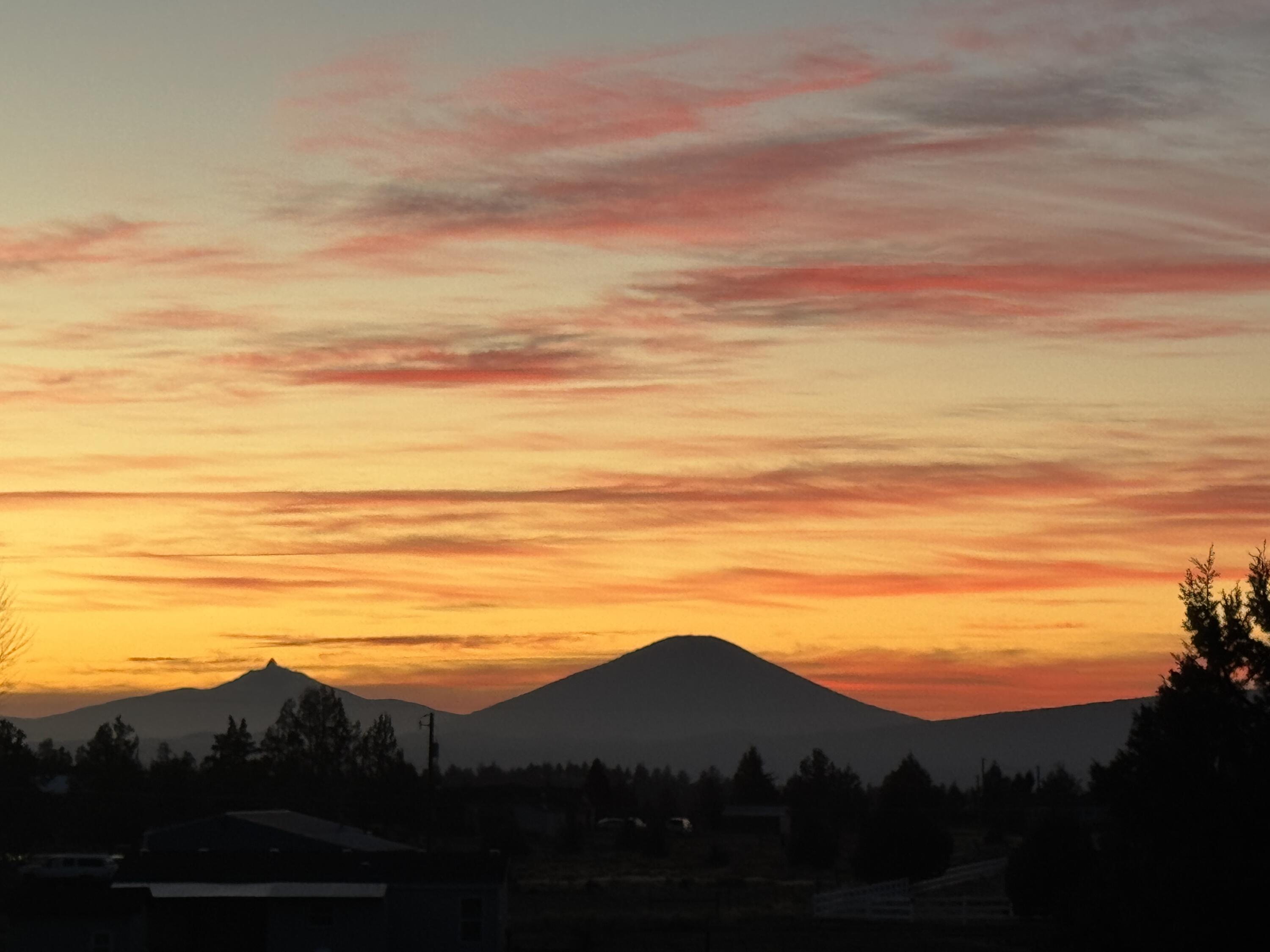 Terrebonne, Oregon, 97760, United States, 3 Bedrooms Bedrooms, ,2 BathroomsBathrooms,Residential,For Sale,2009315