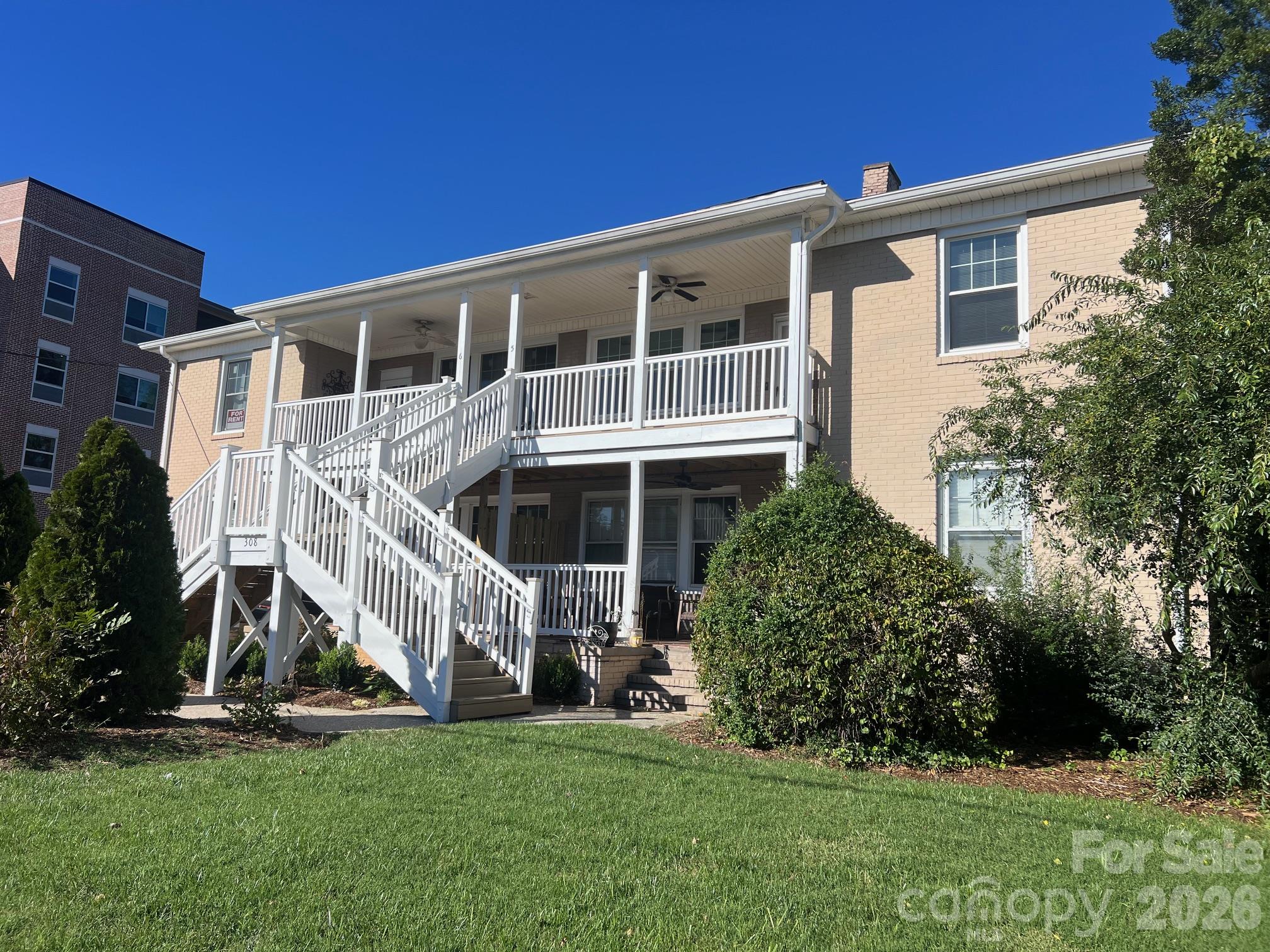 Green St, Morganton, NC 28655