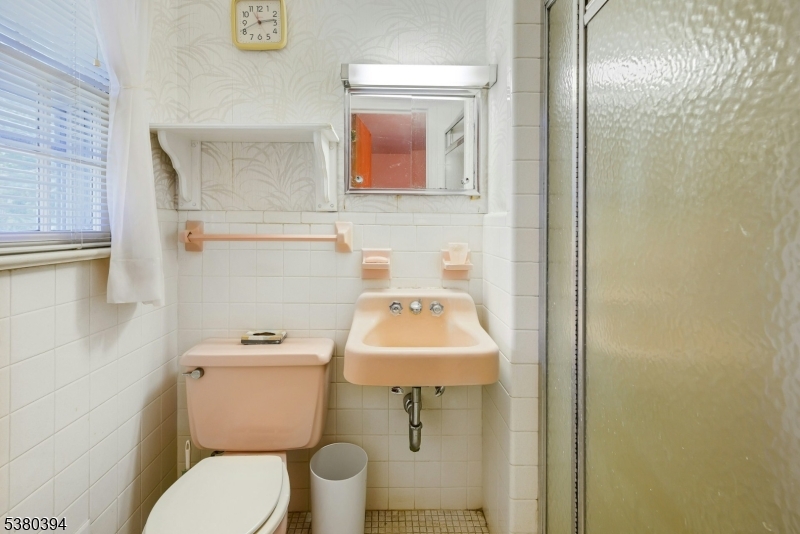 Springfield Twp., New Jersey, 07081, United States, 3 Bedrooms Bedrooms, ,3 BathroomsBathrooms,Residential,For Sale,1924750