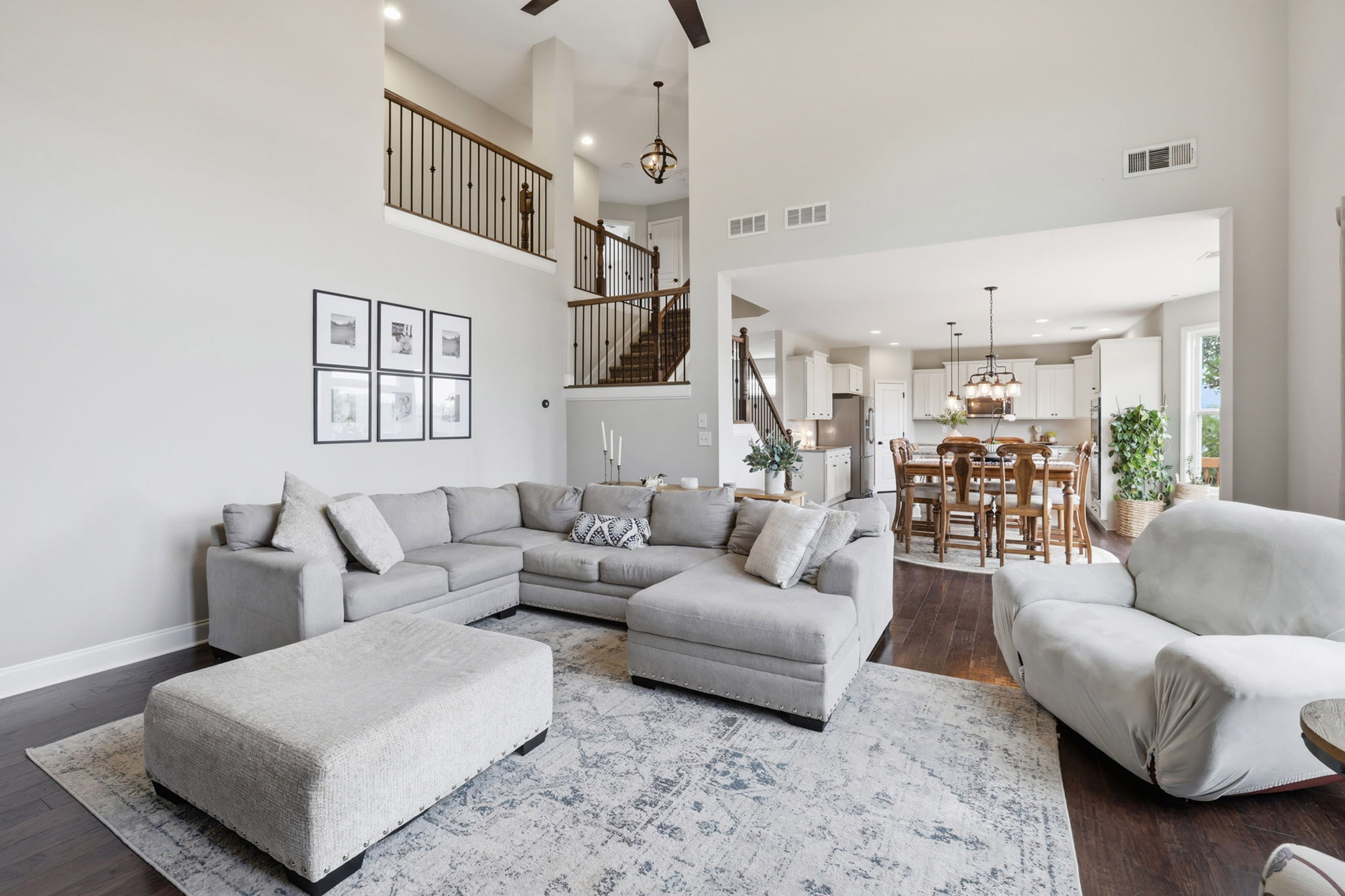  Beautifully Maintained Home in One of Cumming