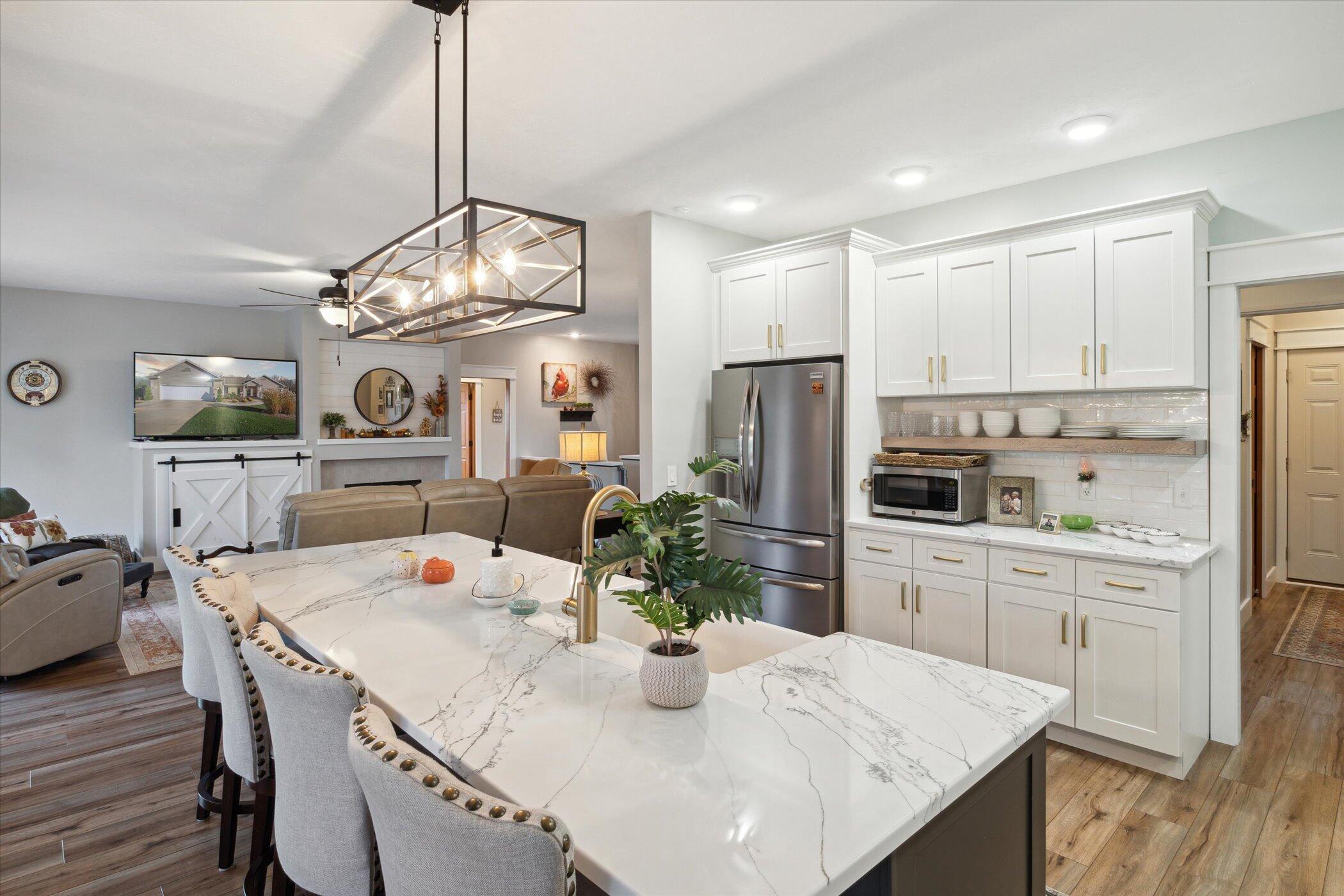 Edwardsburg, Michigan, 49112, United States, 4 Bedrooms Bedrooms, ,4 BathroomsBathrooms,Residential,For Sale,1989598