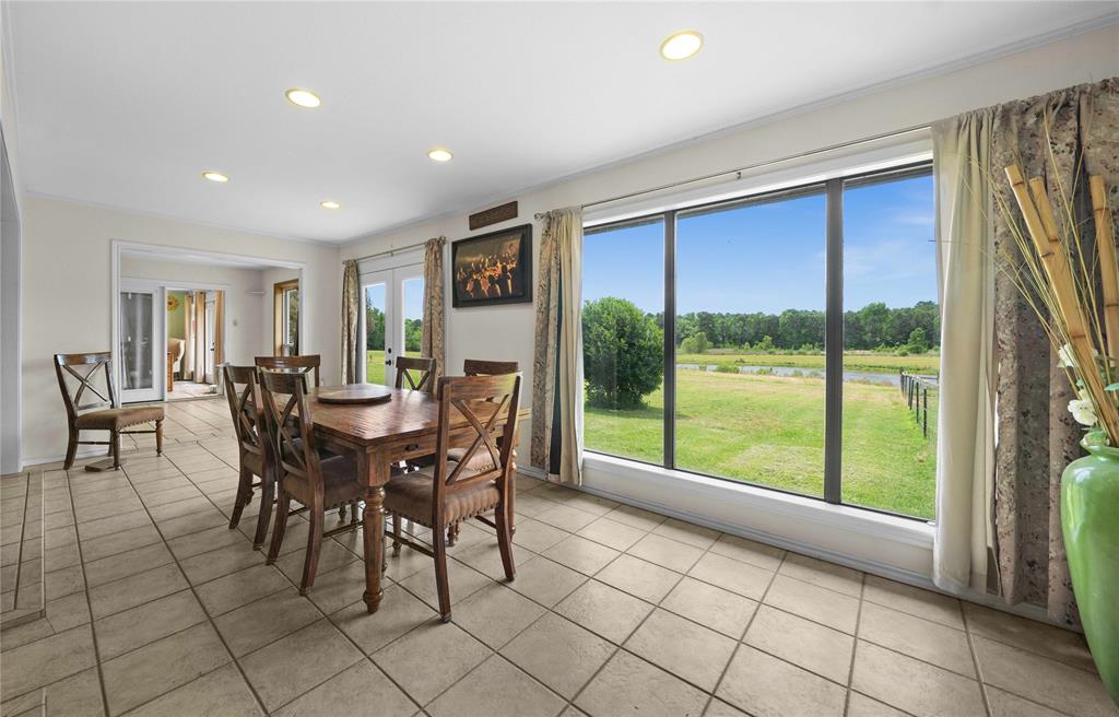 Jacksonville, Texas, 75766, United States, 6 Bedrooms Bedrooms, ,4 BathroomsBathrooms,Residential,For Sale,1992148