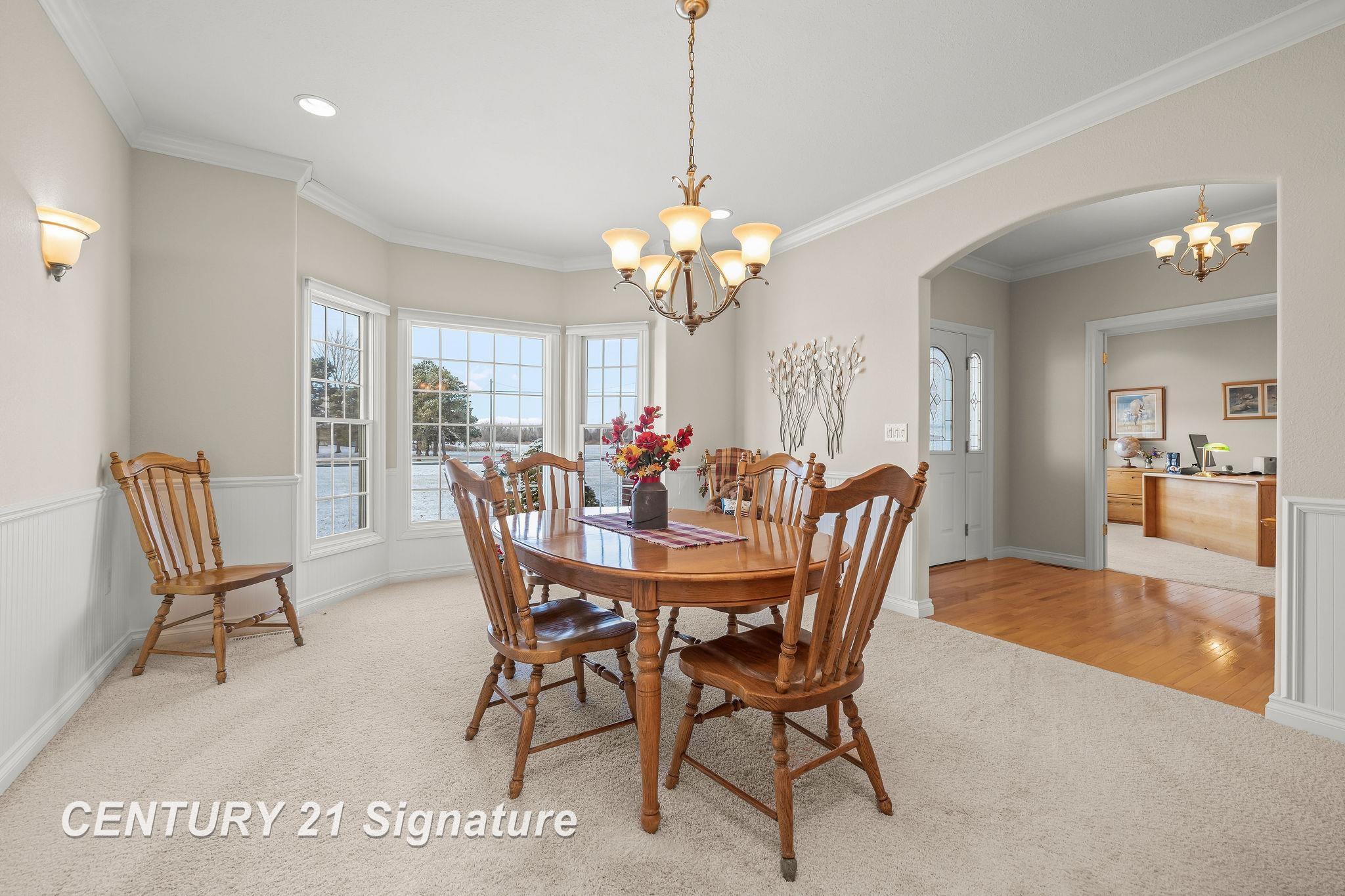 Freeland, Michigan, 48623, United States, 5 Bedrooms Bedrooms, ,4 BathroomsBathrooms,Residential,For Sale,1973671