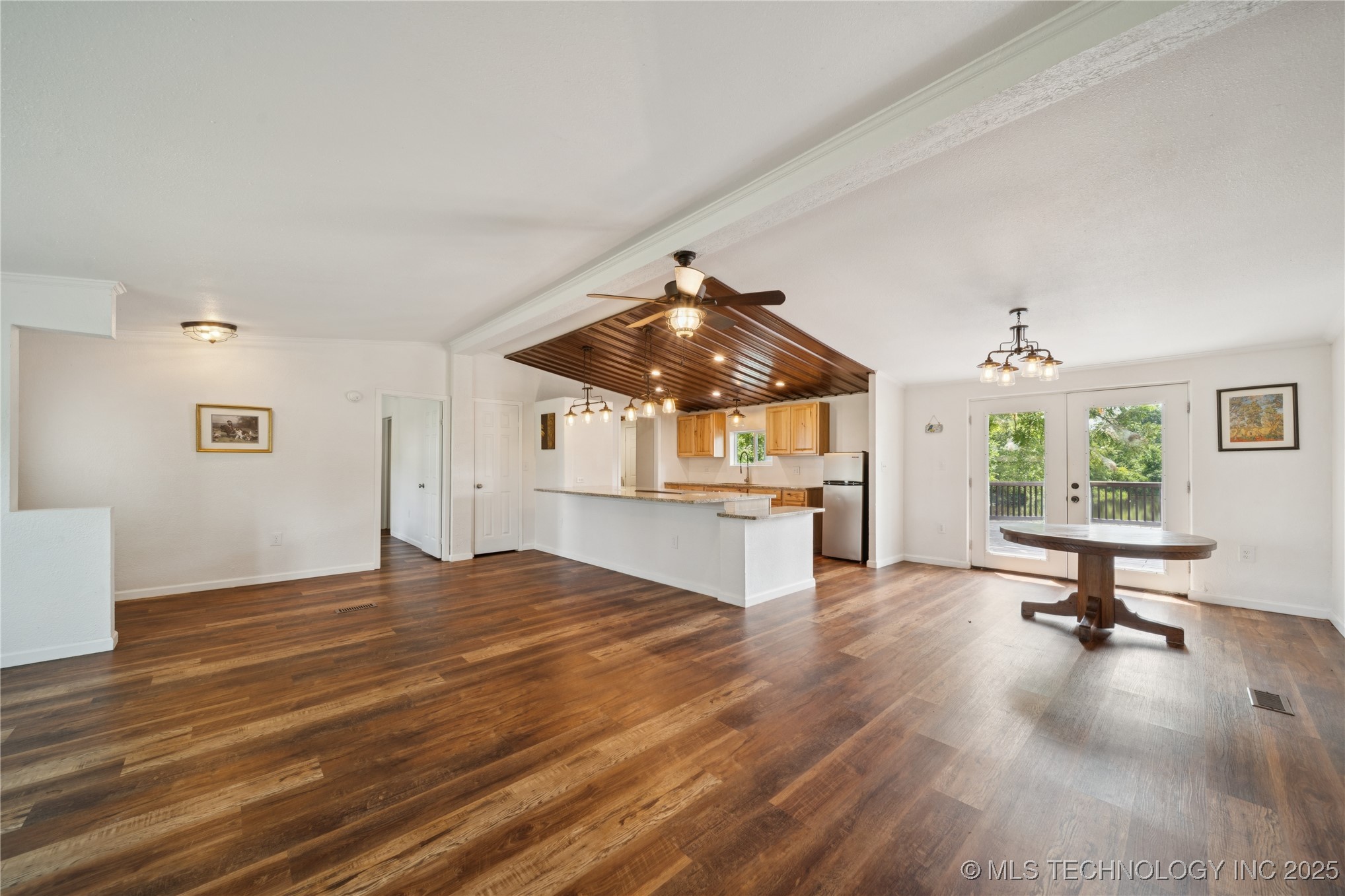 Henryetta, Oklahoma, 74437, United States, 3 Bedrooms Bedrooms, ,2 BathroomsBathrooms,Residential,For Sale,1907675