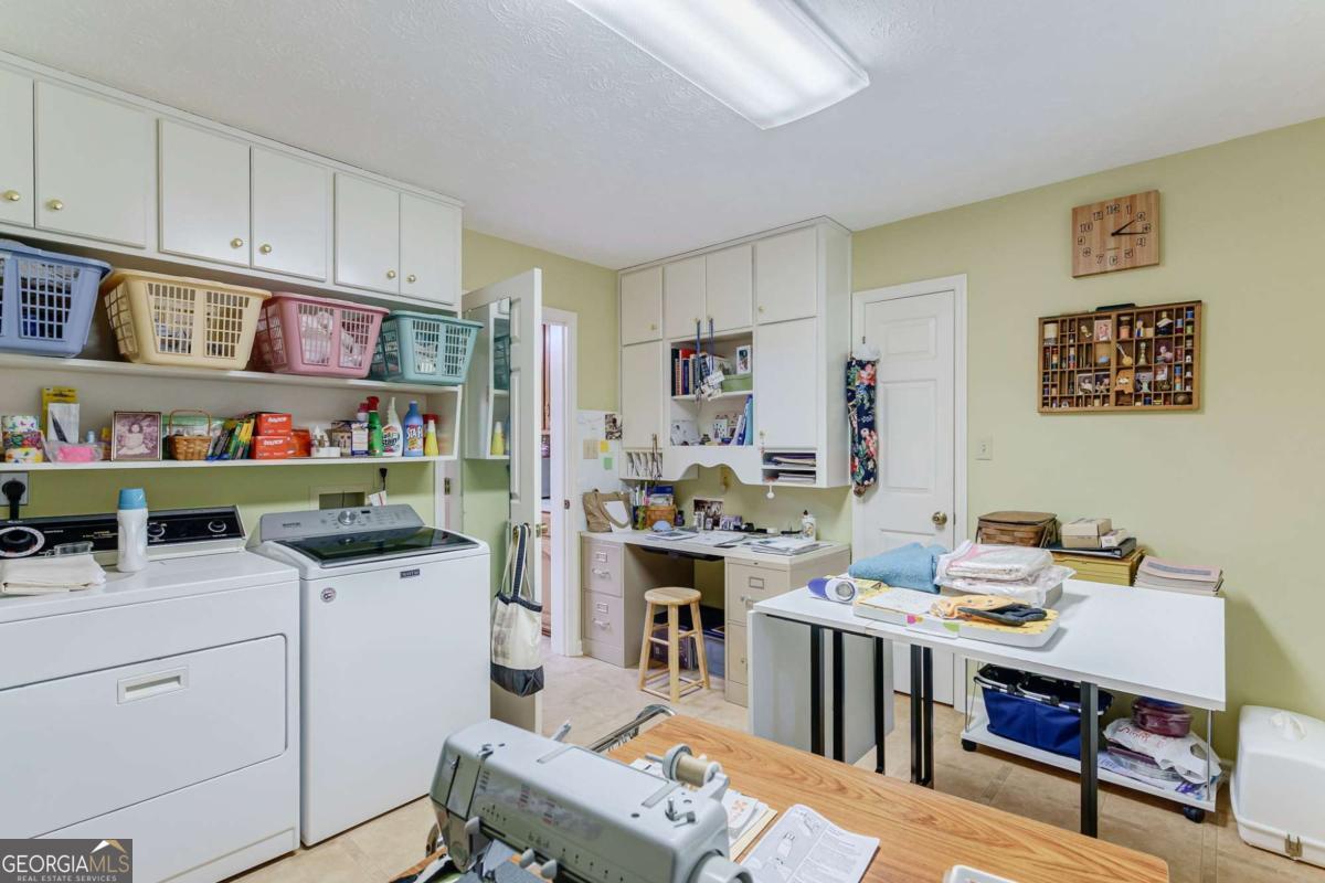 Comer, Georgia, 30629, United States, 5 Bedrooms Bedrooms, ,3 BathroomsBathrooms,Residential,For Sale,1991082