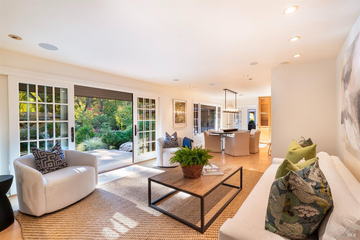 St. Helena, California, 94574, United States, 3 Bedrooms Bedrooms, ,5 BathroomsBathrooms,Residential,For Sale,1998865