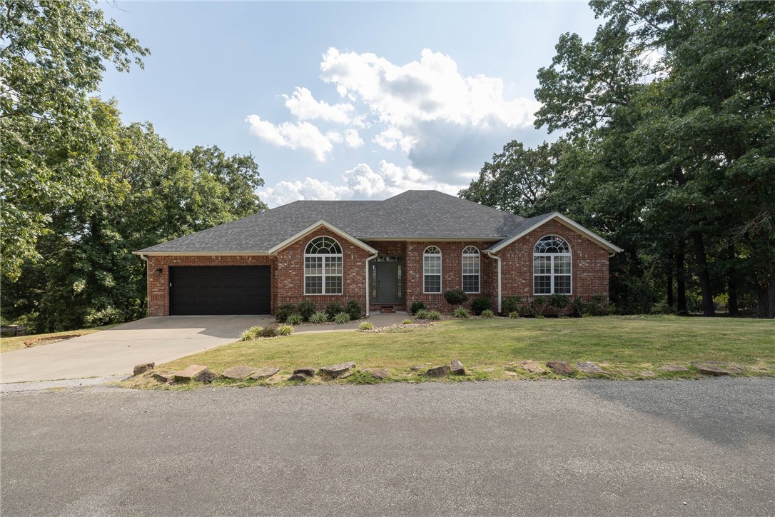 Bella Vista, Arkansas, 72714, United States, 4 Bedrooms Bedrooms, ,4 BathroomsBathrooms,Residential,For Sale,1918592