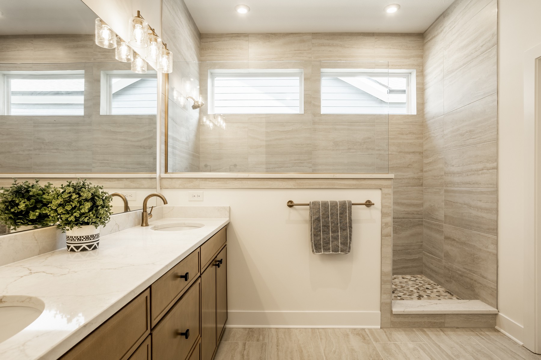 Beautifully Designed 5 Bedroom Home in Desirable Westfield Neighborhood - 物件實景