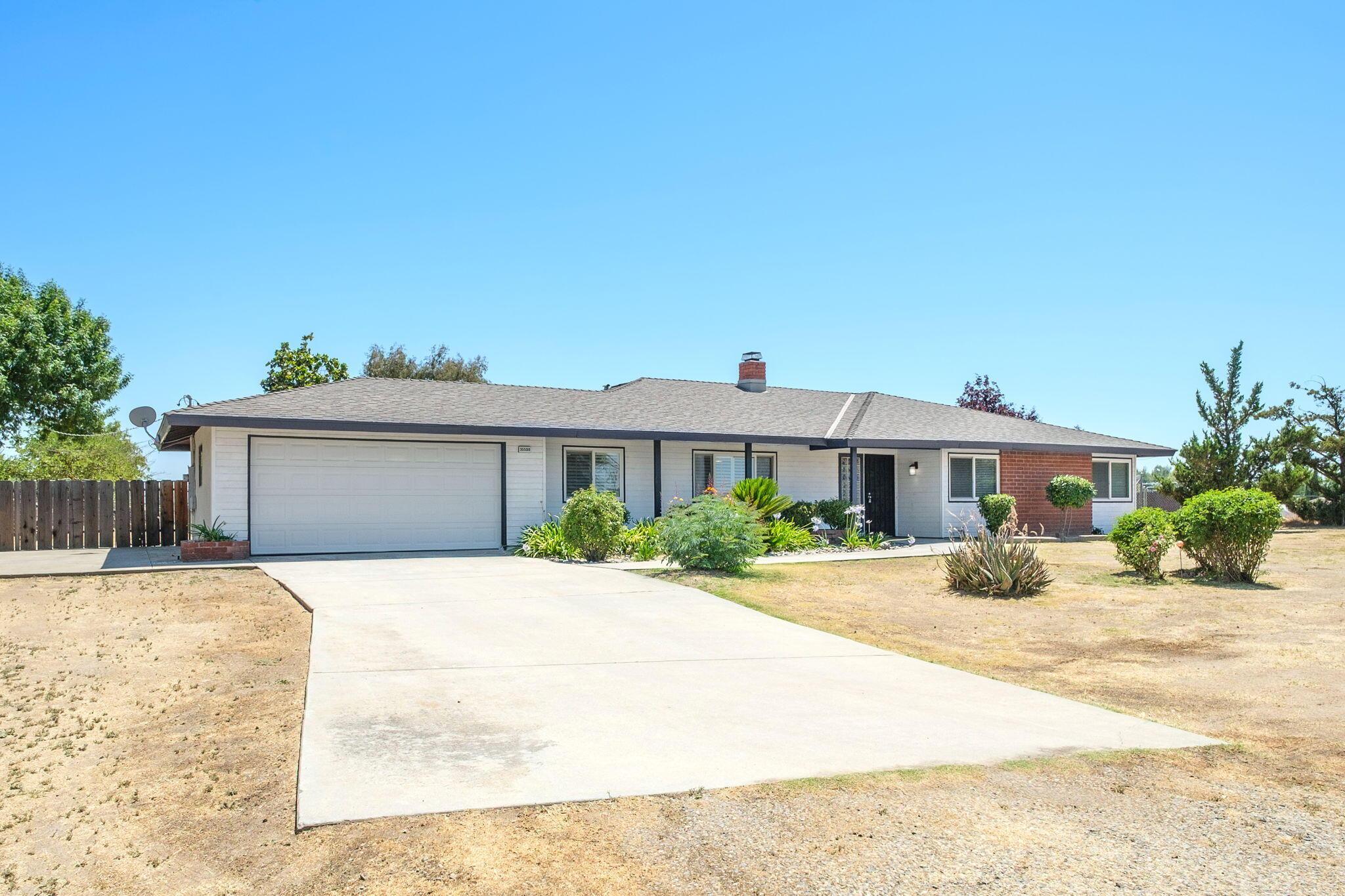 Madera, California, 93636, United States, 4 Bedrooms Bedrooms, ,3 BathroomsBathrooms,Residential,For Sale,1981366