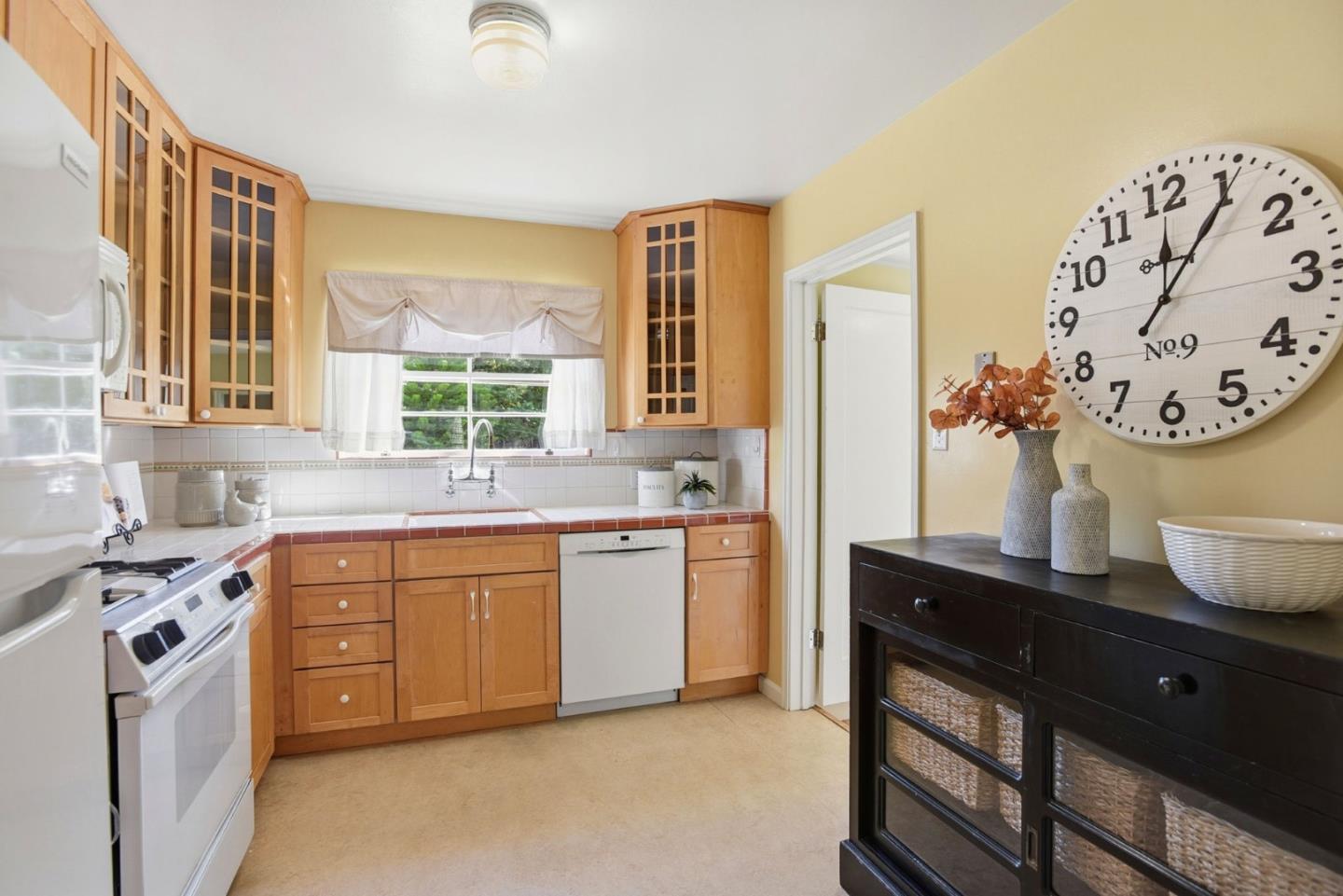 Palo Alto, California, 94303, United States, 2 Bedrooms Bedrooms, ,2 BathroomsBathrooms,Residential,For Sale,1989685