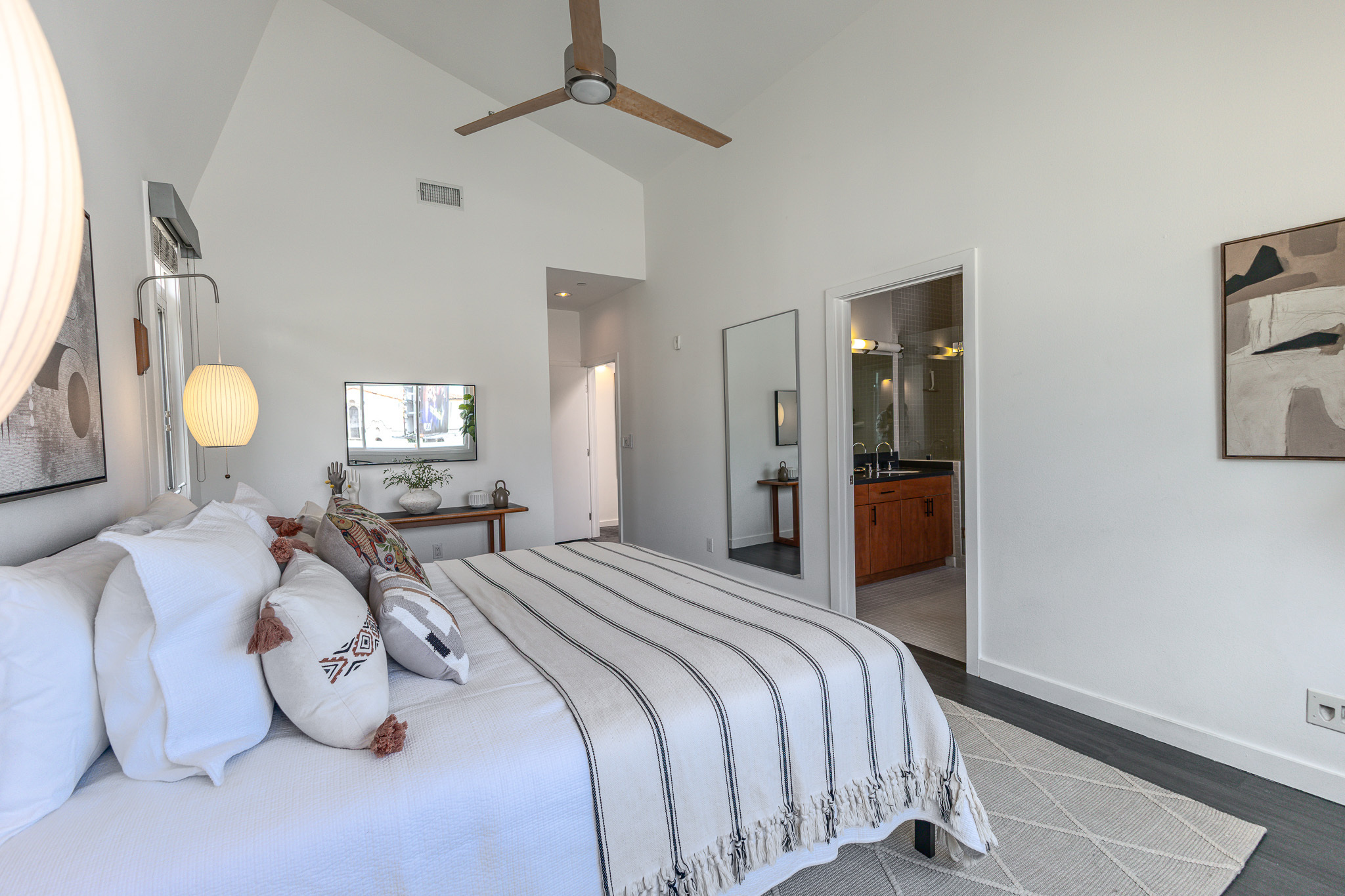  10735 Bloomfield Street, #5 - 物件實景
