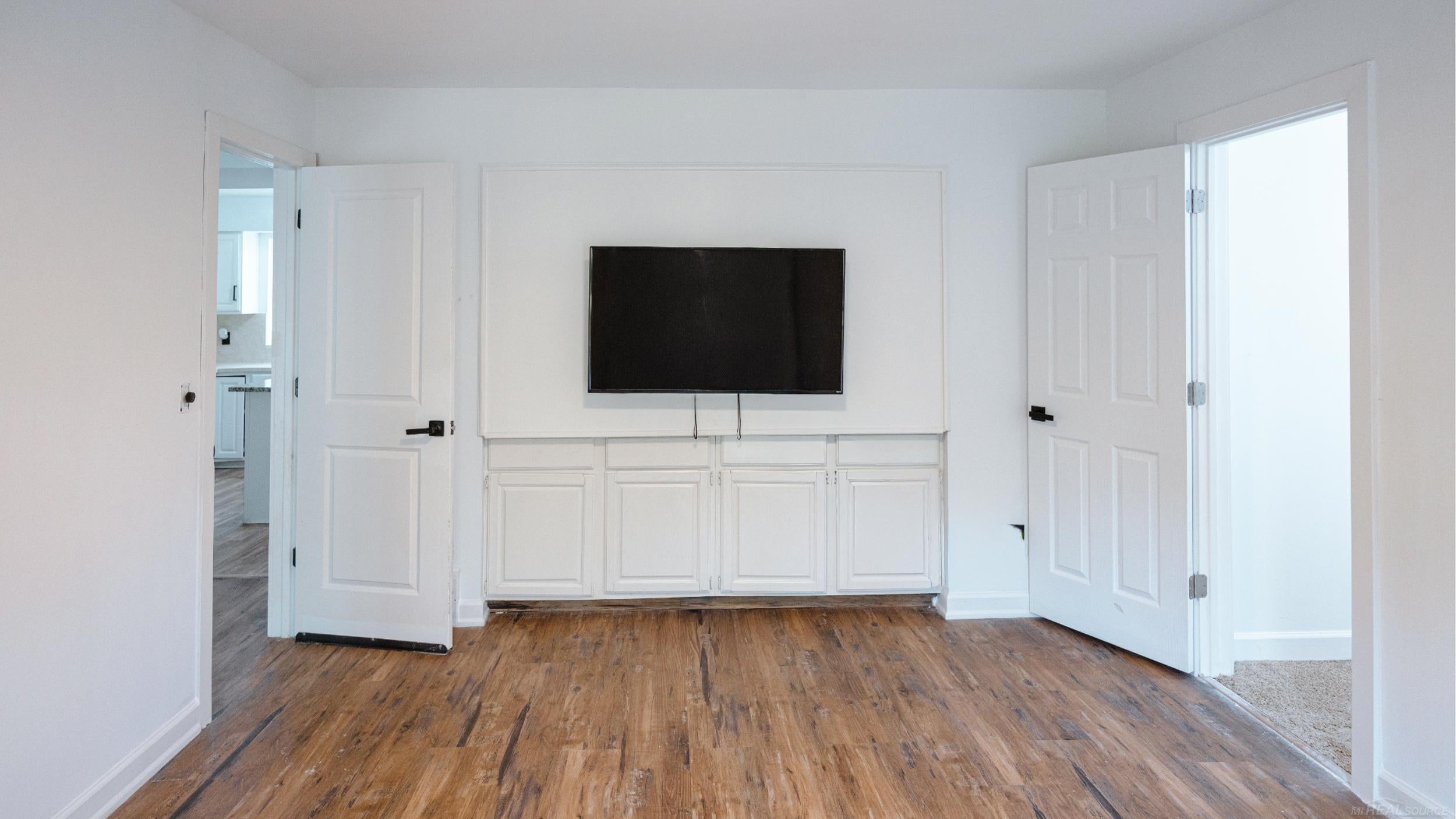 Columbus, Michigan, 48063, United States, 3 Bedrooms Bedrooms, ,3 BathroomsBathrooms,Residential,For Sale,1974296