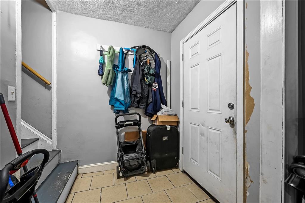 Woonsocket, Rhode Island, 02895, United States, 7 Bedrooms Bedrooms, ,3 BathroomsBathrooms,Residential,For Sale,1935382
