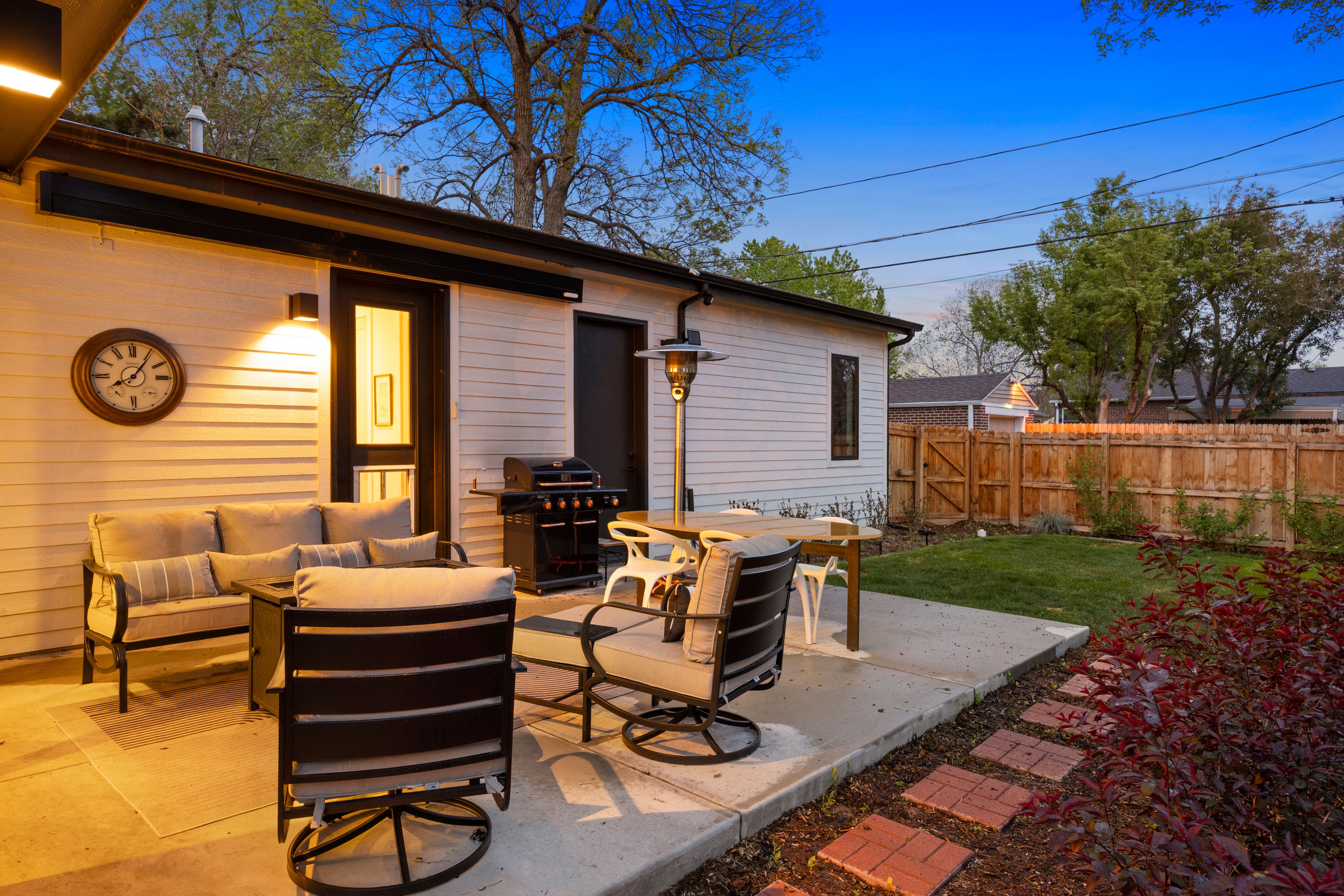  Stunning, Contemporary 5-Bedroom Cory Merrill Home - 物件實景