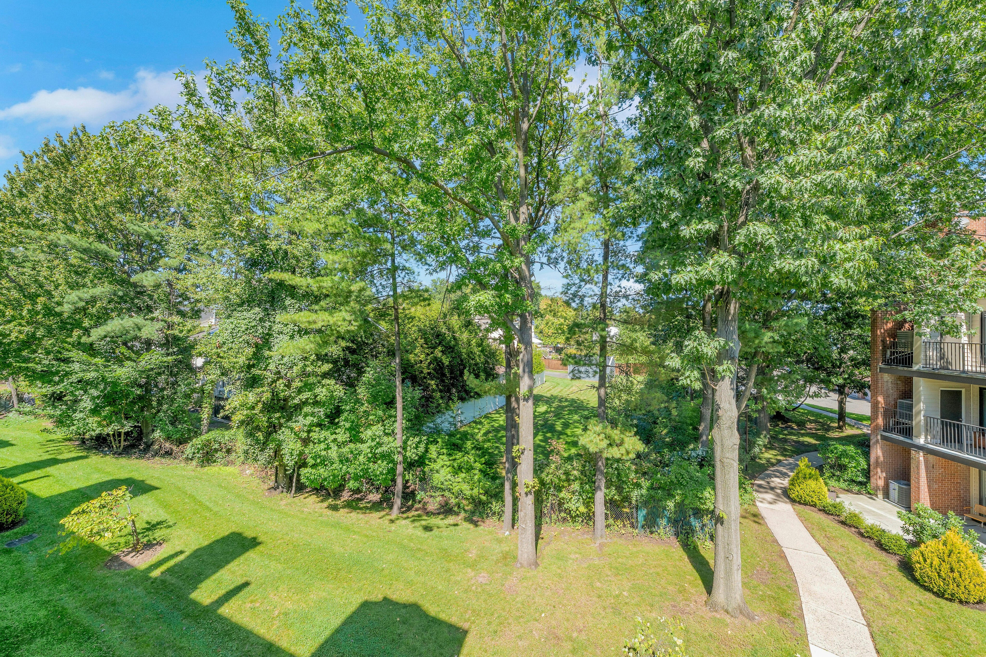  2 Eliot Court, Teaneck, NJ 07666 - 物件實景