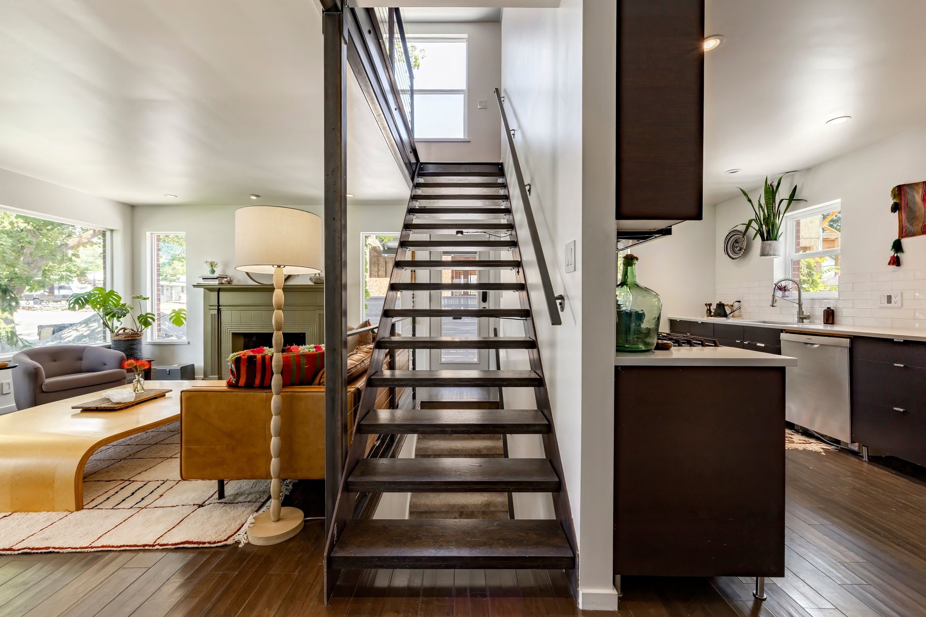  Spacious Millcreek Bungalow with Expansive Backyard & 2-Car Garage - 物件實景
